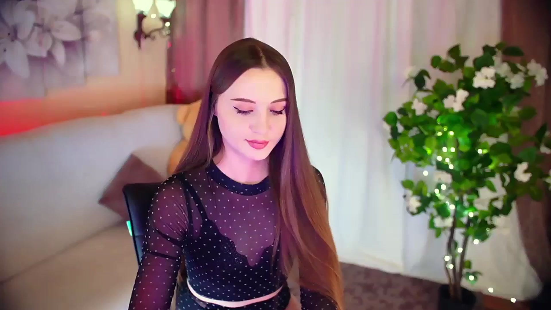 Gallery image thumbnail from Innocent_Soul's myfreecams stream on, 12/12/2023, 17:14 image 19 of 20