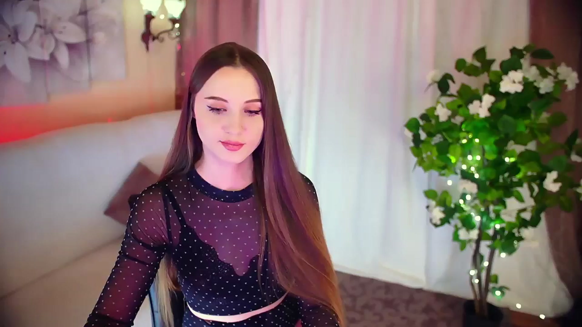 Gallery image thumbnail from Innocent_Soul's myfreecams stream on, 12/12/2023, 17:14 image 17 of 20