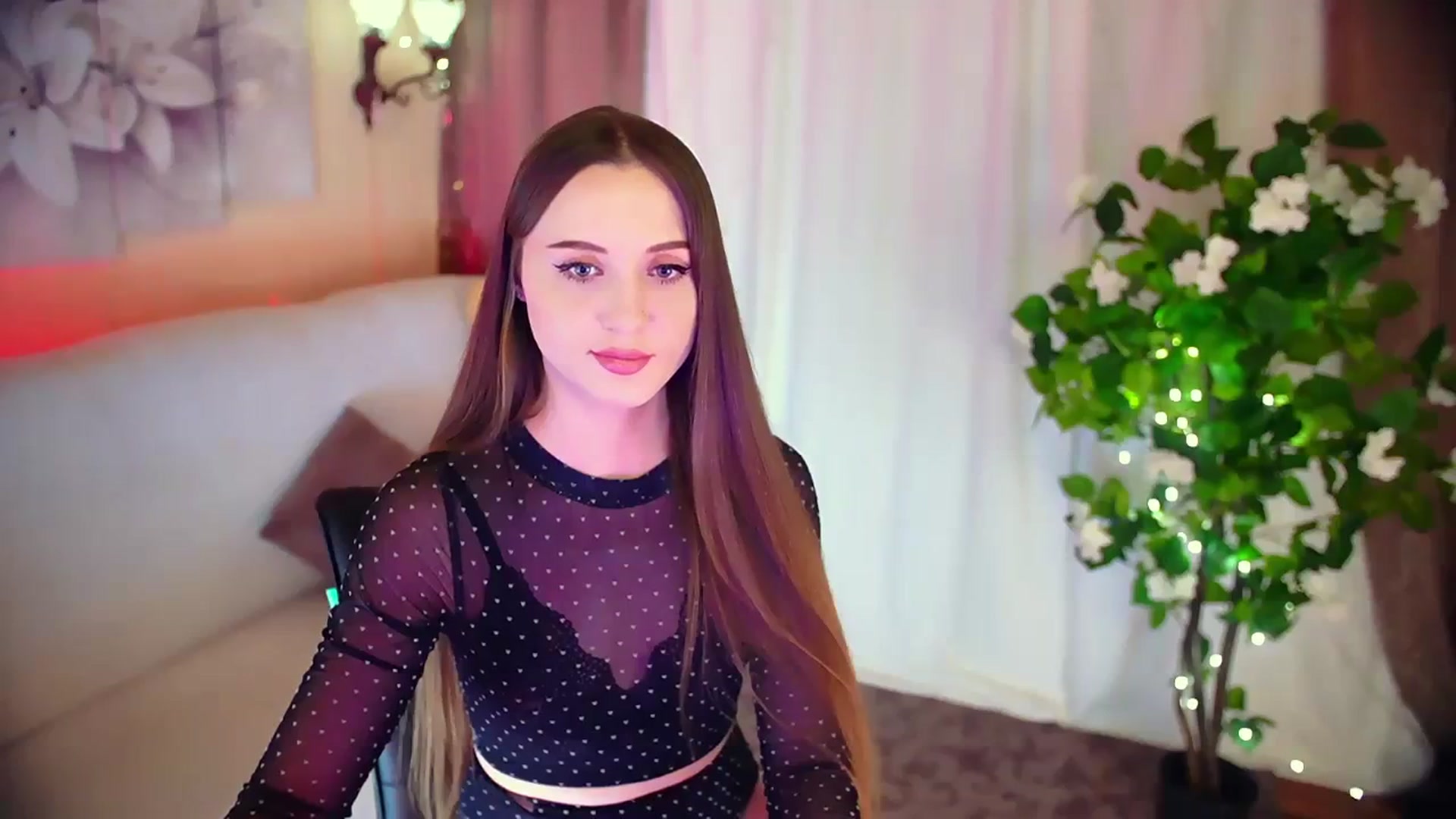 Gallery image thumbnail from Innocent_Soul's myfreecams stream on, 12/12/2023, 17:14 image 7 of 20