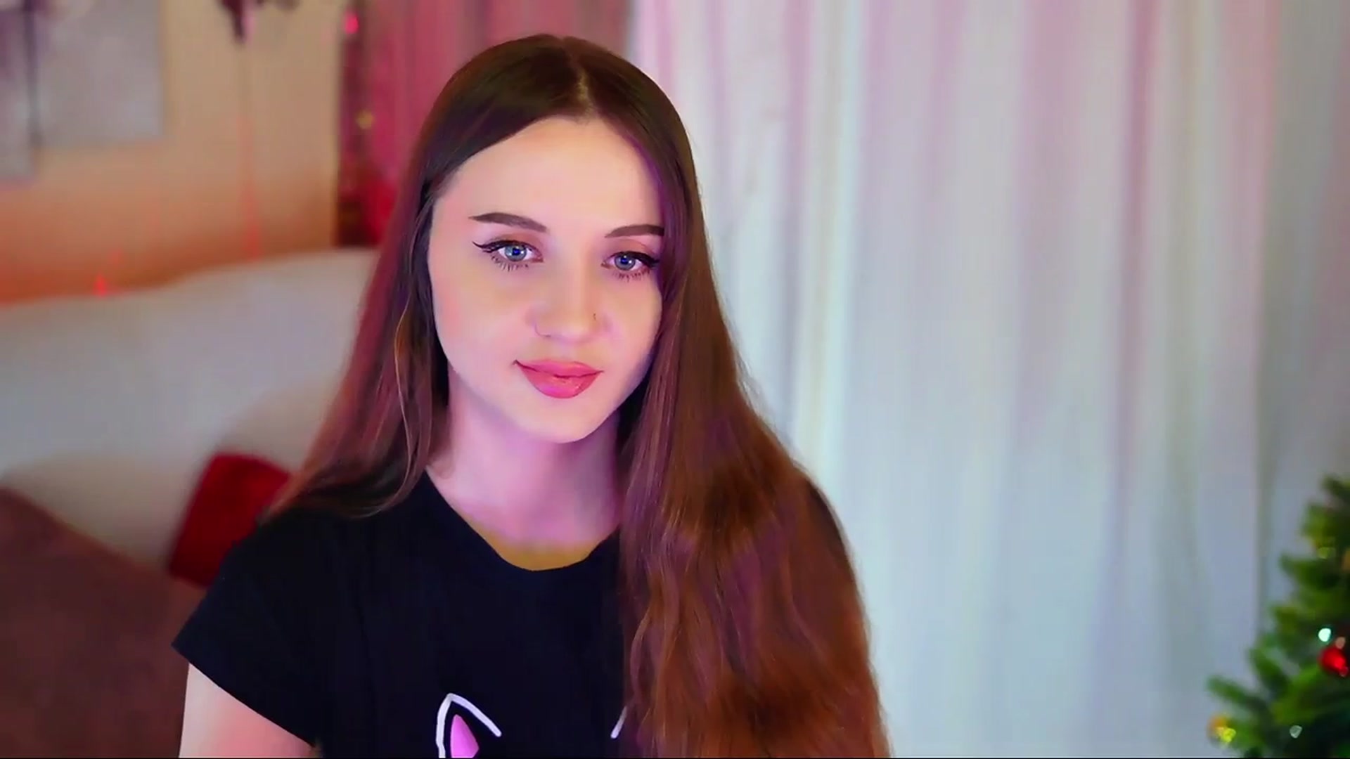 Gallery image thumbnail from Innocent_Soul's myfreecams stream on, 12/24/2023, 14:16 image 6 of 20