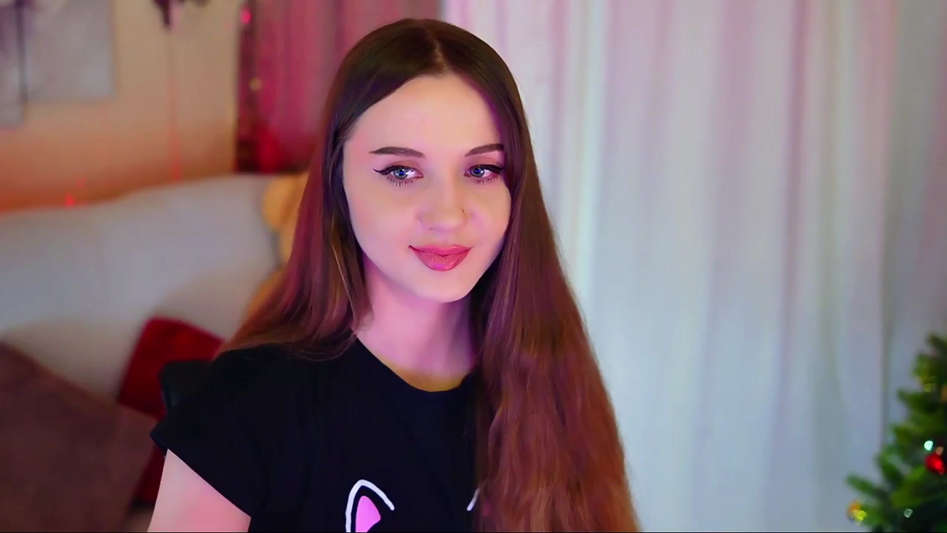 Gallery image thumbnail from Innocent_Soul's myfreecams stream on, 12/24/2023, 14:16 image 9 of 20