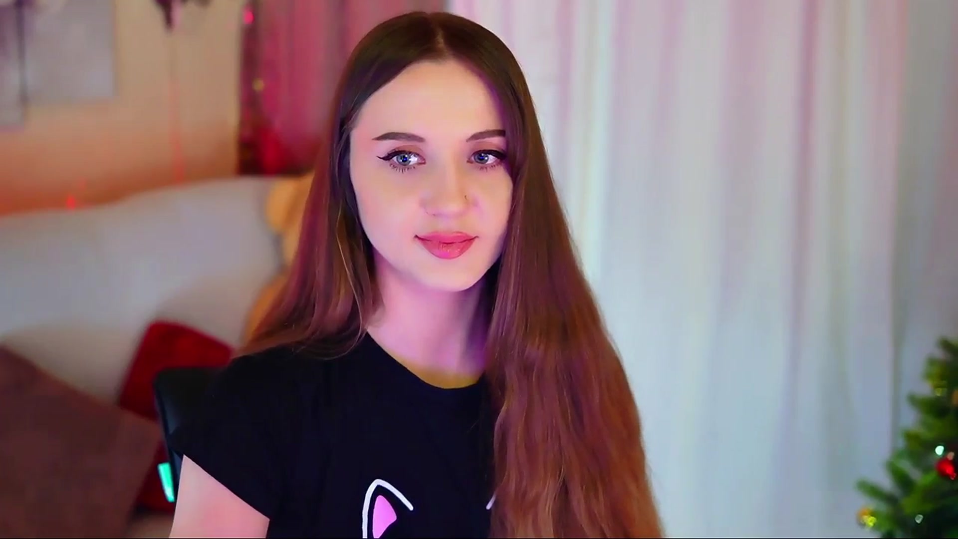 Gallery image thumbnail from Innocent_Soul's myfreecams stream on, 12/24/2023, 14:16 image 10 of 20