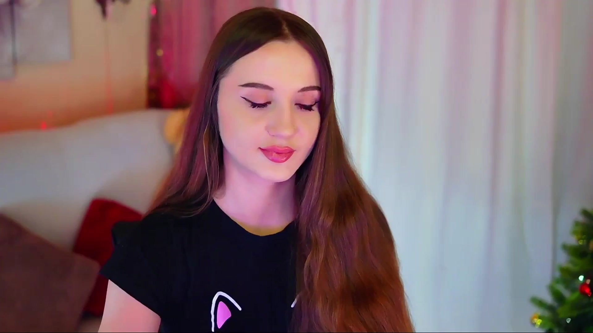 Gallery image thumbnail from Innocent_Soul's myfreecams stream on, 12/24/2023, 14:16 image 3 of 20