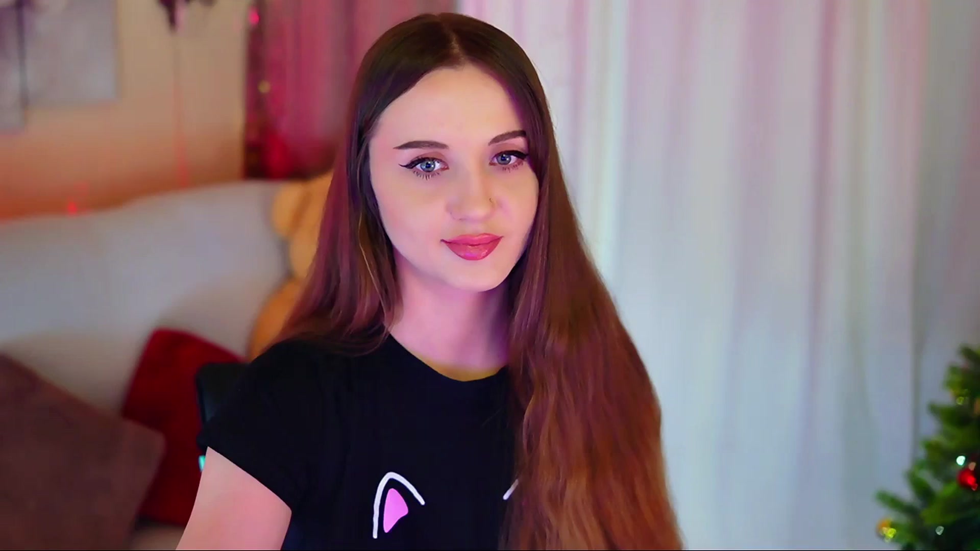 Gallery image thumbnail from Innocent_Soul's myfreecams stream on, 12/24/2023, 14:16 image 2 of 20