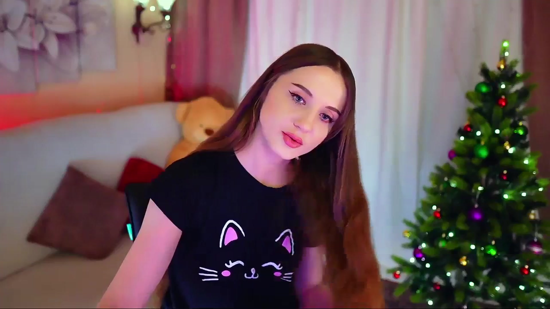 Gallery image thumbnail from Innocent_Soul's myfreecams stream on, 12/24/2023, 15:33 image 14 of 20