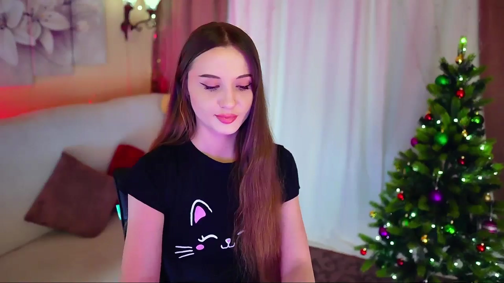 Gallery image thumbnail from Innocent_Soul's myfreecams stream on, 12/24/2023, 15:33 image 7 of 20