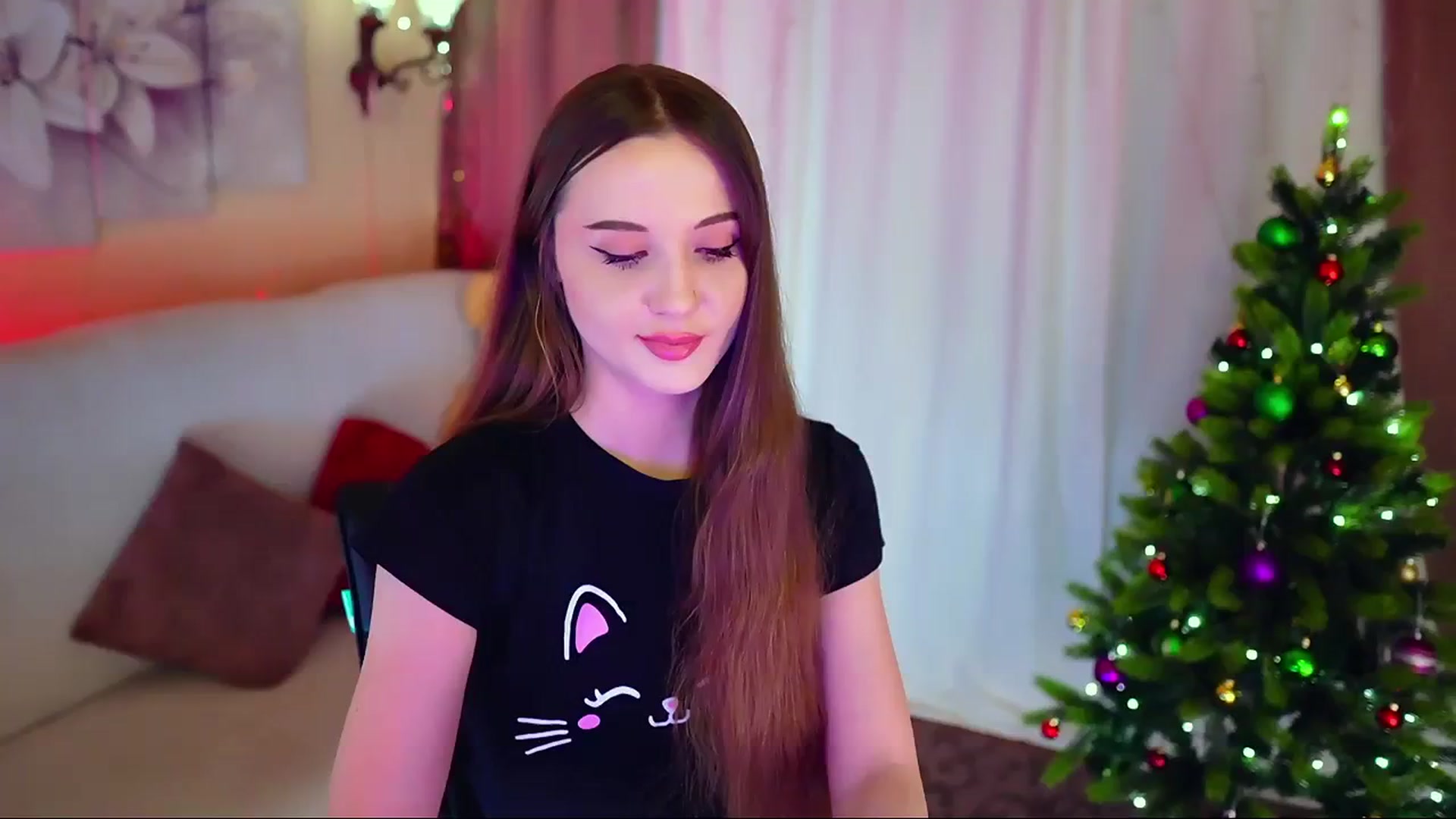 Gallery image thumbnail from Innocent_Soul's myfreecams stream on, 12/24/2023, 15:33 image 8 of 20
