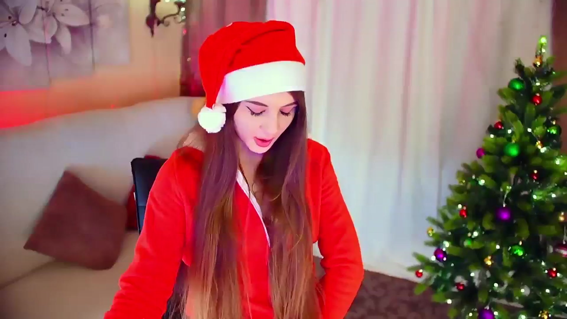 Gallery image thumbnail from Innocent_Soul's myfreecams stream on, 12/25/2023, 17:12 image 12 of 20