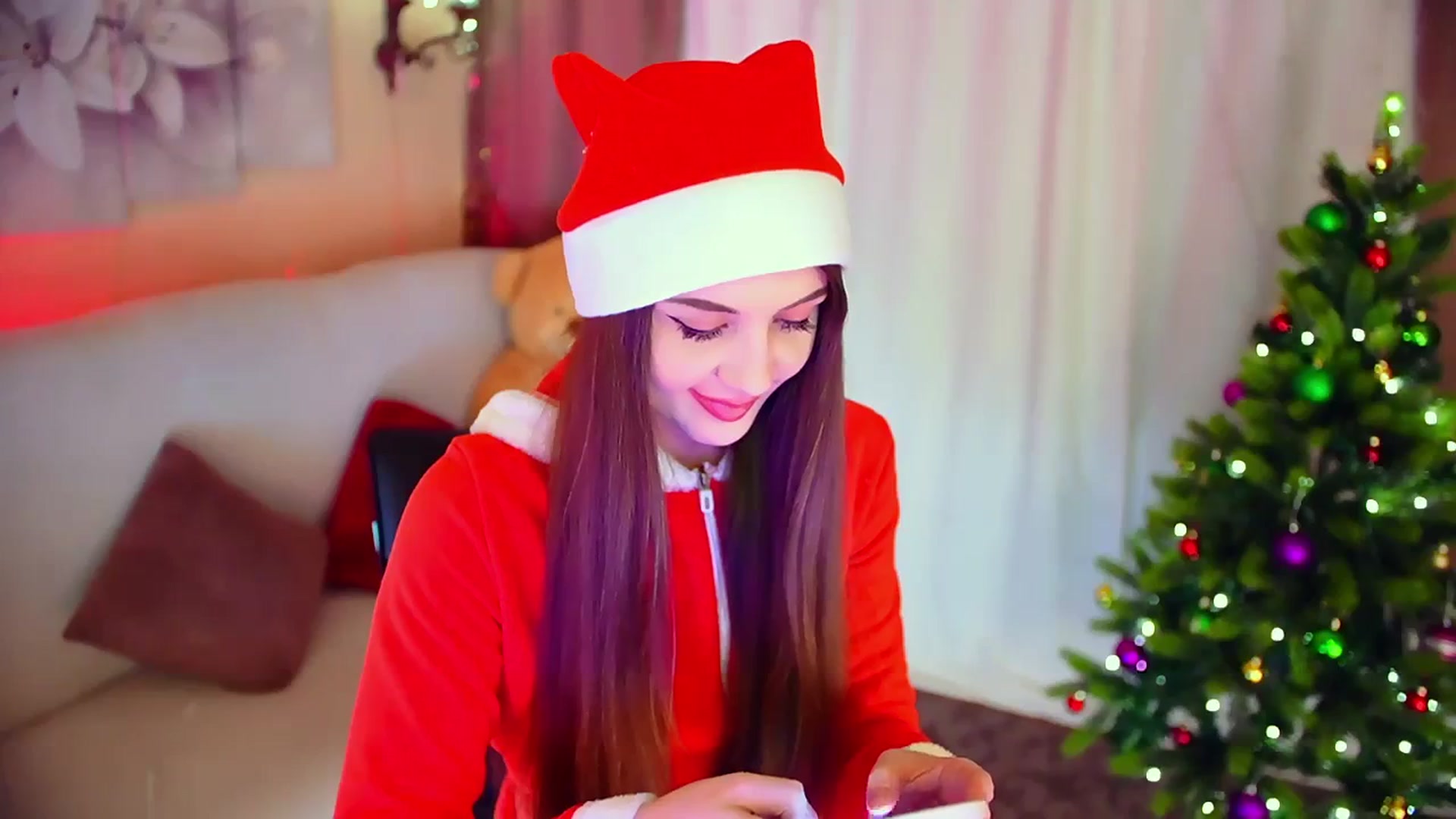 Gallery image thumbnail from Innocent_Soul's myfreecams stream on, 12/25/2023, 18:31 image 9 of 20