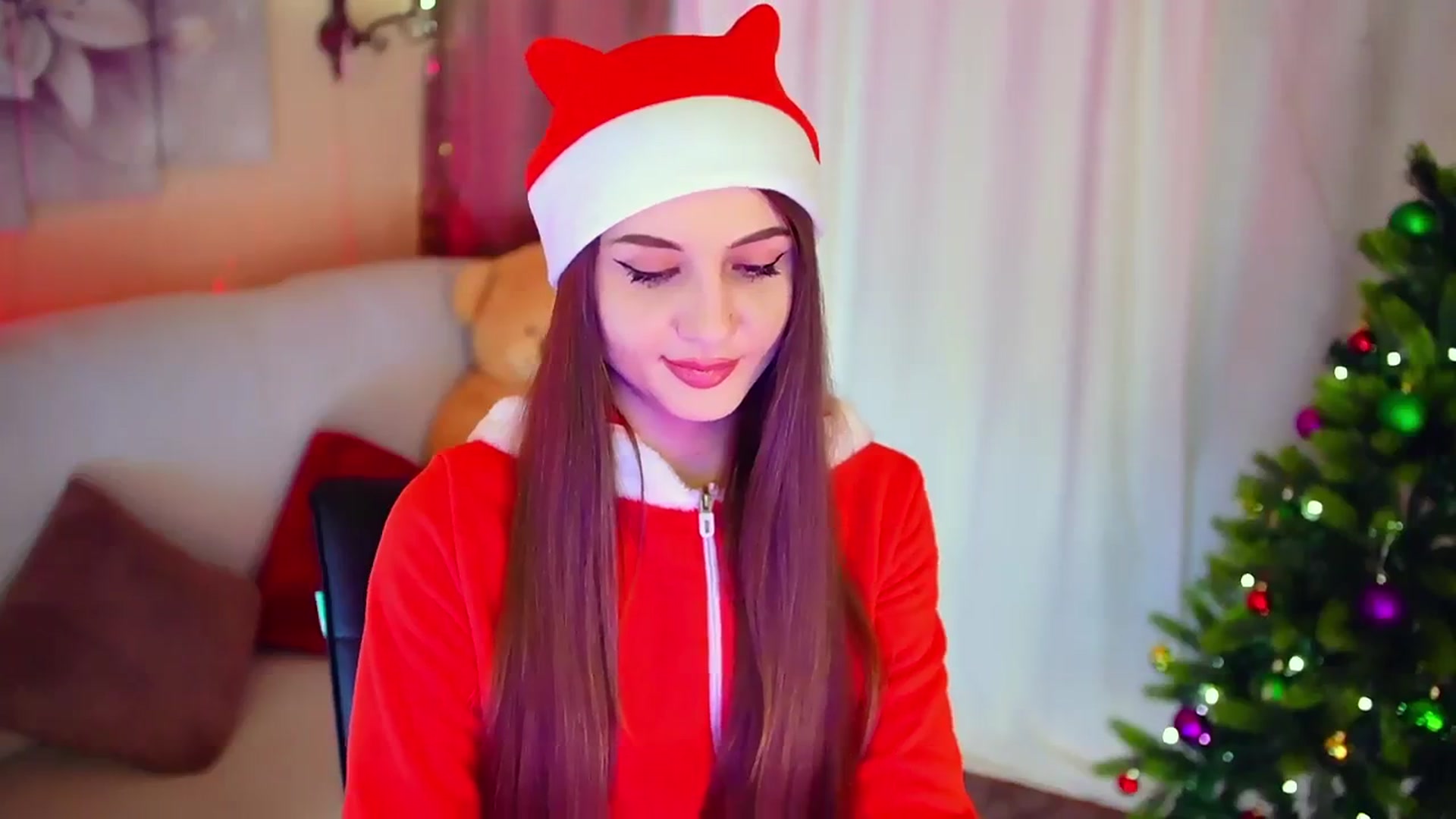 Gallery image thumbnail from Innocent_Soul's myfreecams stream on, 12/25/2023, 18:31 image 18 of 20