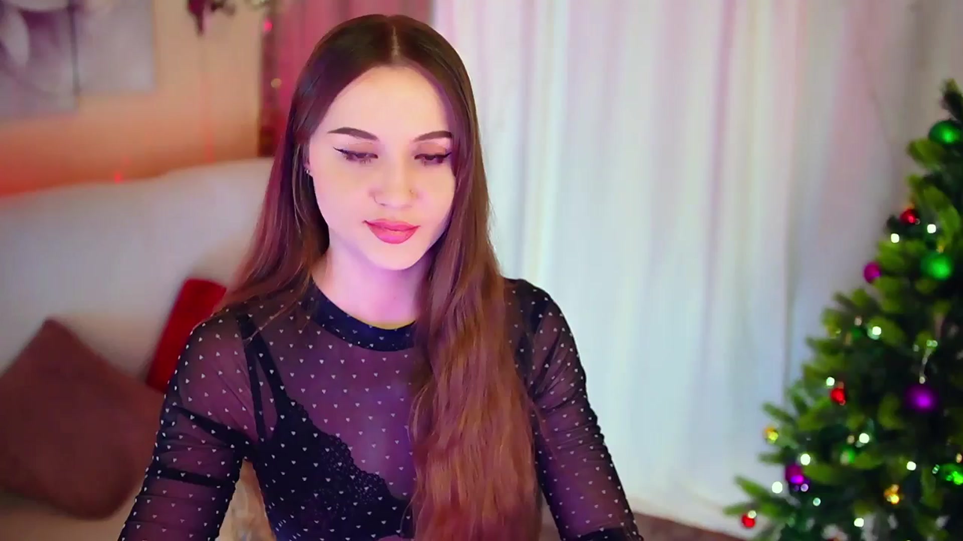 Gallery image thumbnail from Innocent_Soul's myfreecams stream on, 12/27/2023, 10:31 image 9 of 20
