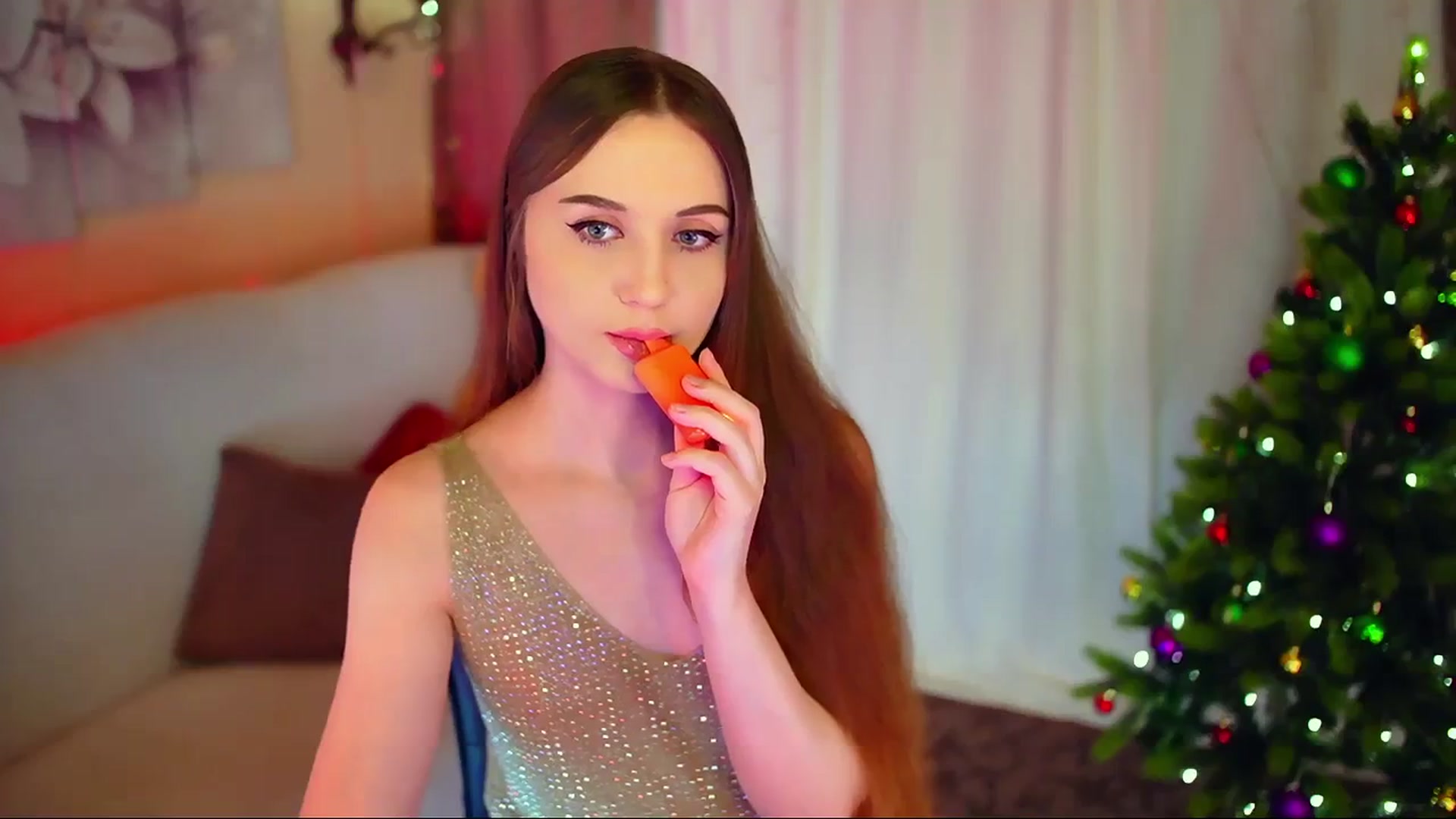Gallery image thumbnail from Innocent_Soul's myfreecams stream on, 01/06/2024, 16:26 image 13 of 20