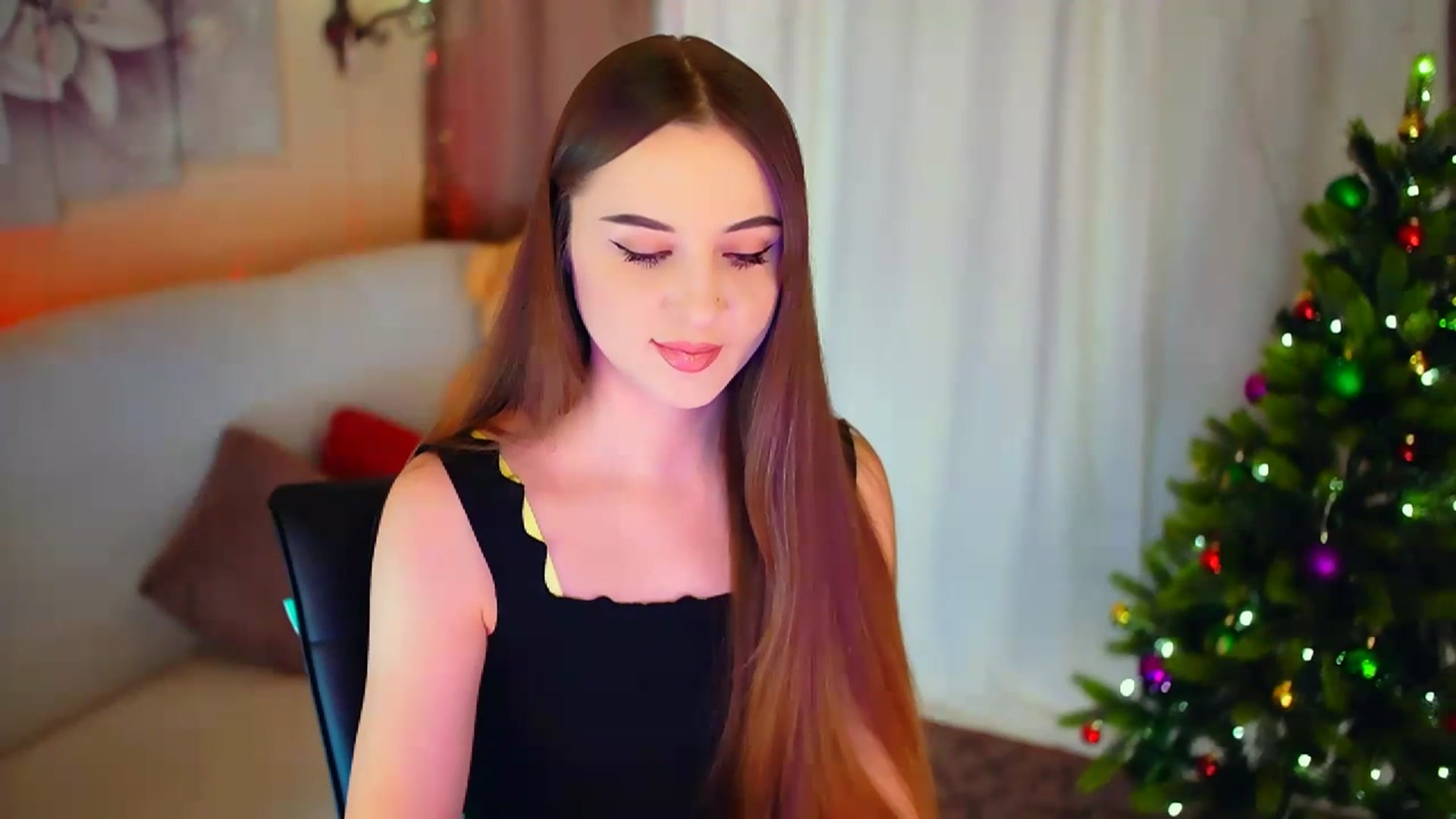 Gallery image thumbnail from Innocent_Soul's myfreecams stream on, 01/10/2024, 15:42 image 9 of 20
