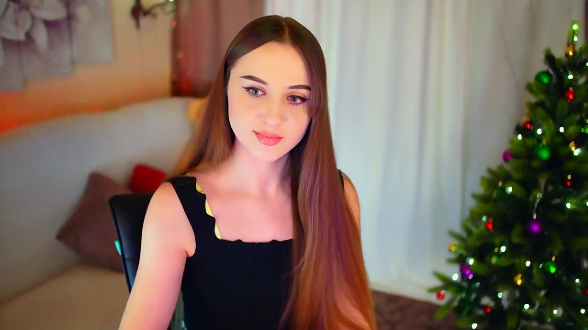 Gallery image thumbnail from Innocent_Soul's myfreecams stream on, 01/10/2024, 15:42 image 10 of 20