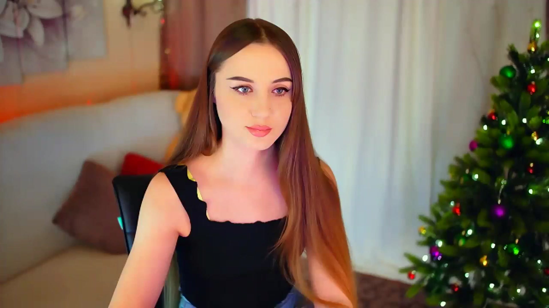 Gallery image thumbnail from Innocent_Soul's myfreecams stream on, 01/10/2024, 15:42 image 1 of 20