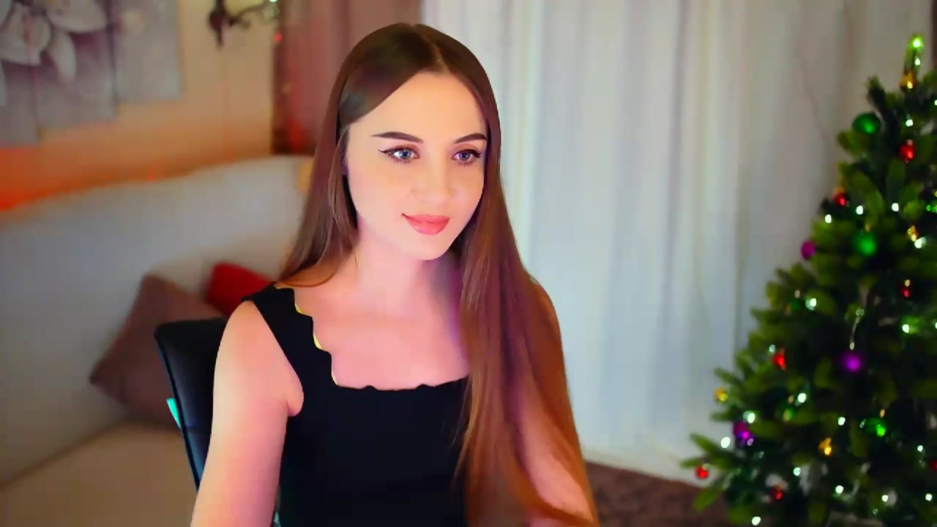 Gallery image thumbnail from Innocent_Soul's myfreecams stream on, 01/10/2024, 16:45 image 17 of 20