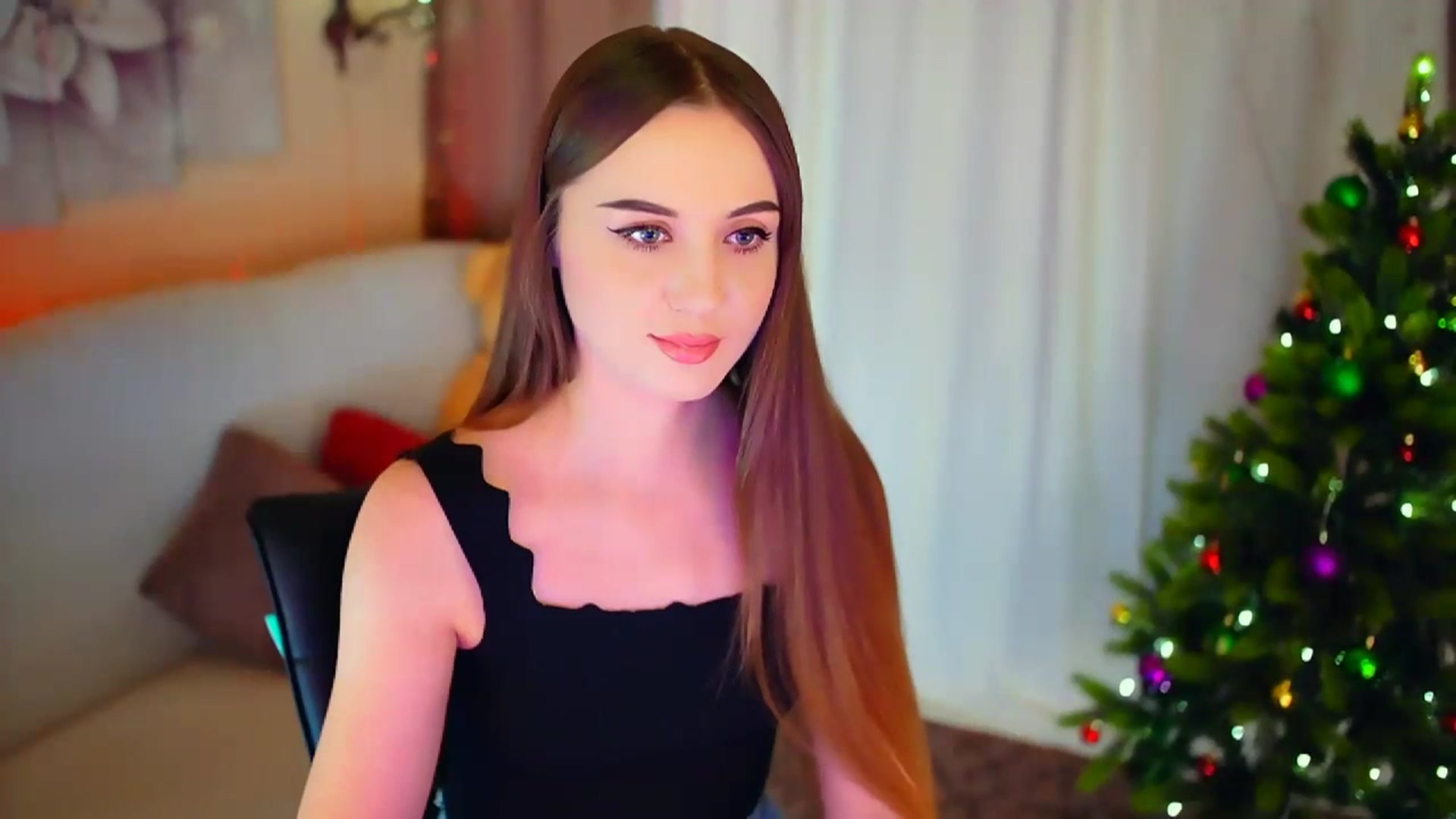 Gallery image thumbnail from Innocent_Soul's myfreecams stream on, 01/10/2024, 16:45 image 8 of 20