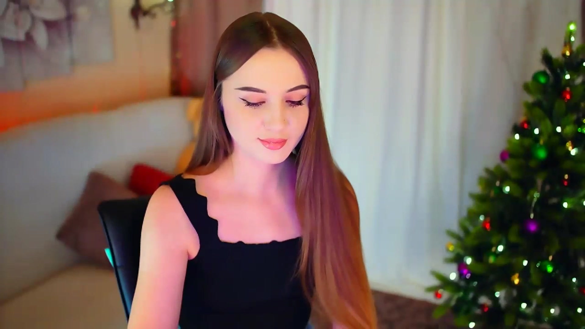 Gallery image thumbnail from Innocent_Soul's myfreecams stream on, 01/10/2024, 16:45 image 10 of 20