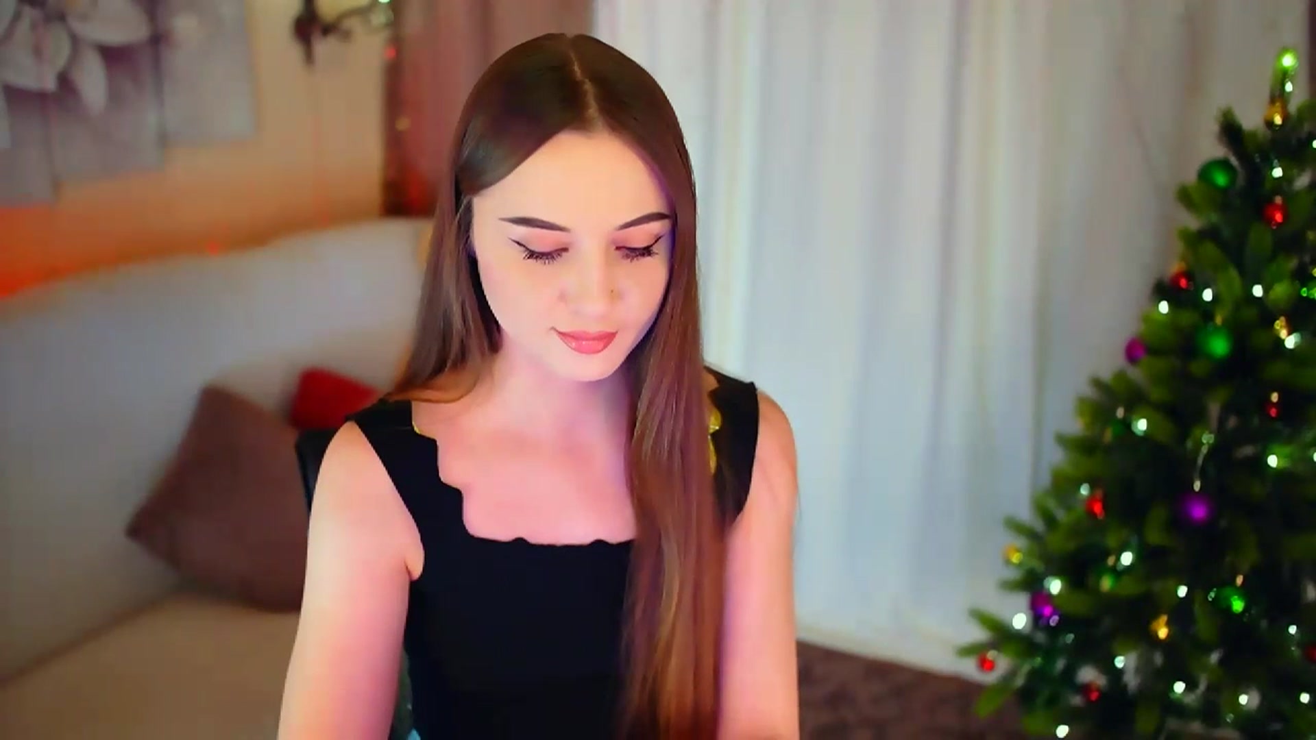 Gallery image thumbnail from Innocent_Soul's myfreecams stream on, 01/10/2024, 16:45 image 7 of 20
