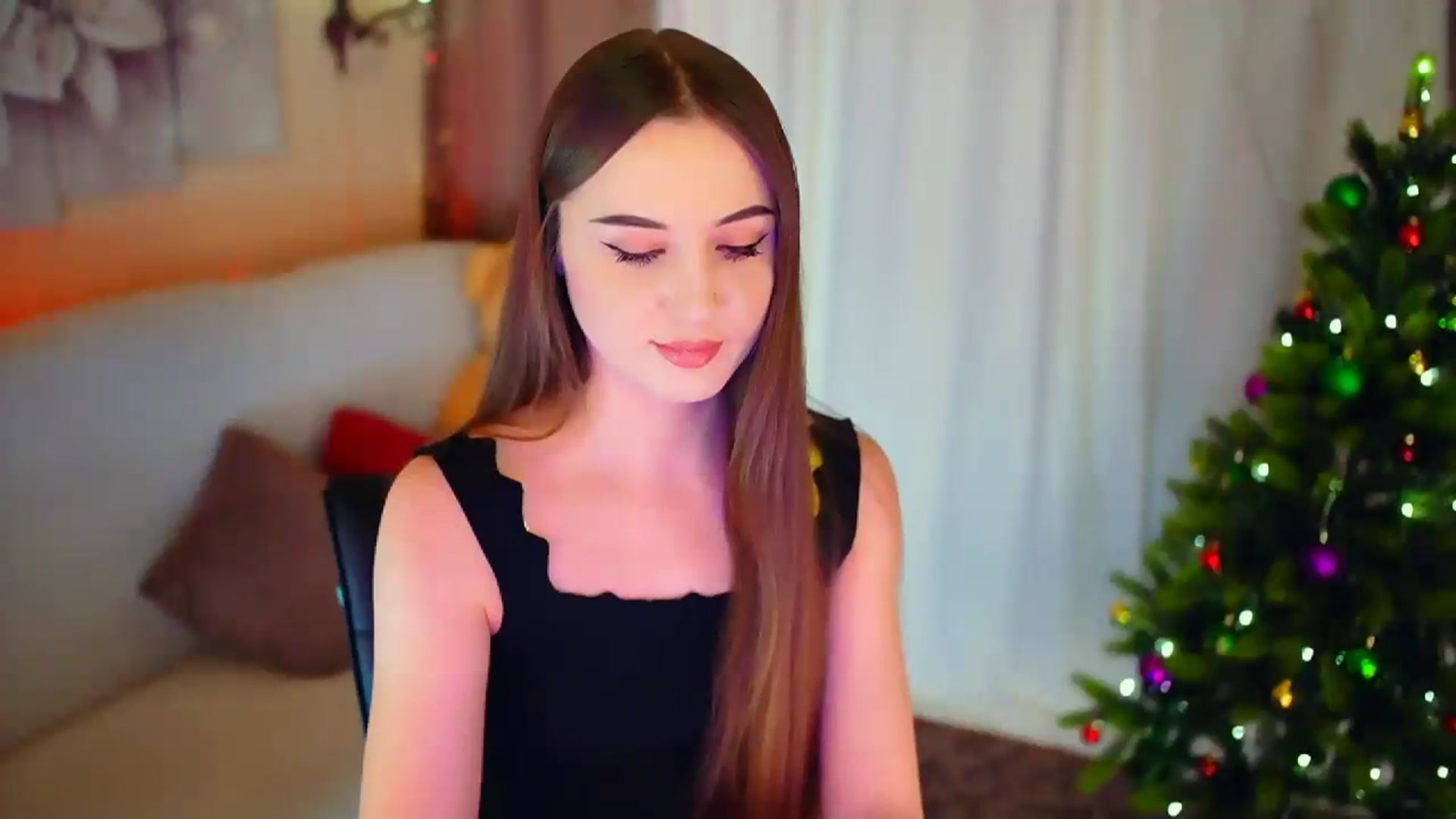 Gallery image thumbnail from Innocent_Soul's myfreecams stream on, 01/10/2024, 16:45 image 6 of 20