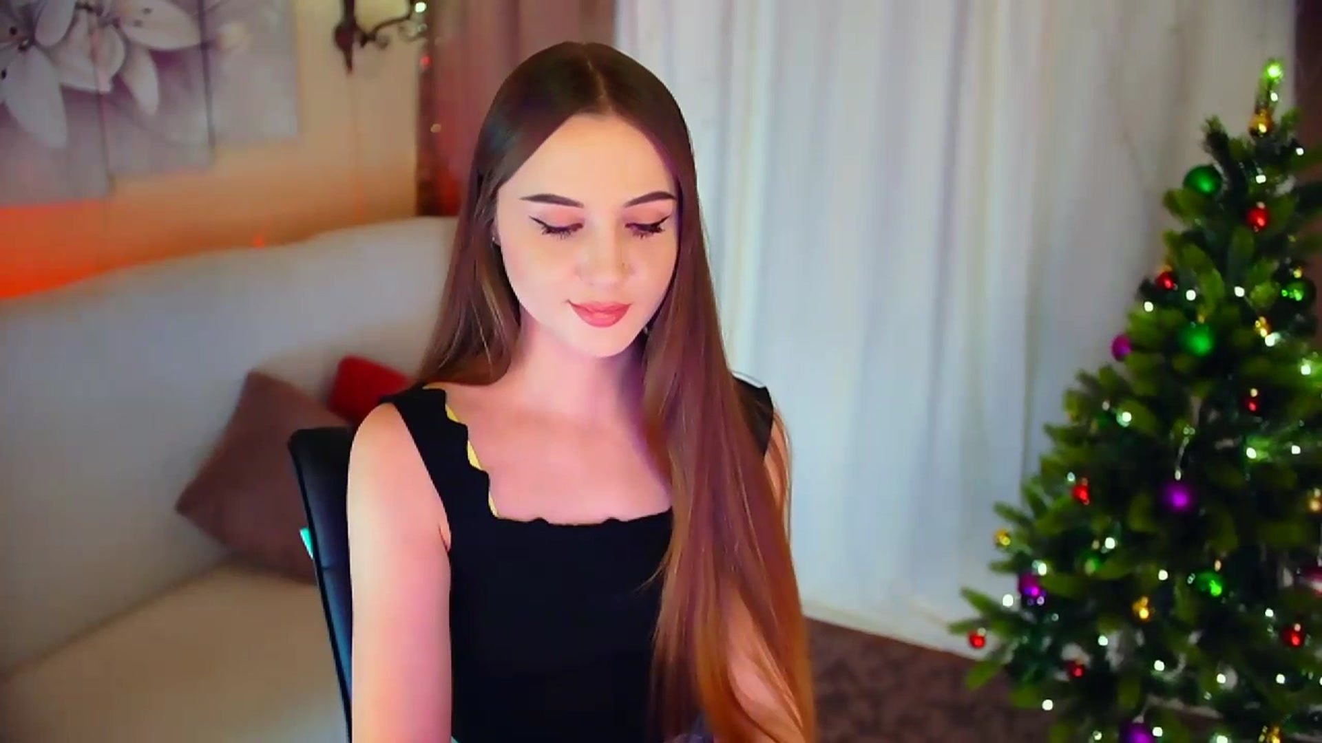 Gallery image thumbnail from Innocent_Soul's myfreecams stream on, 01/10/2024, 20:46 image 7 of 20