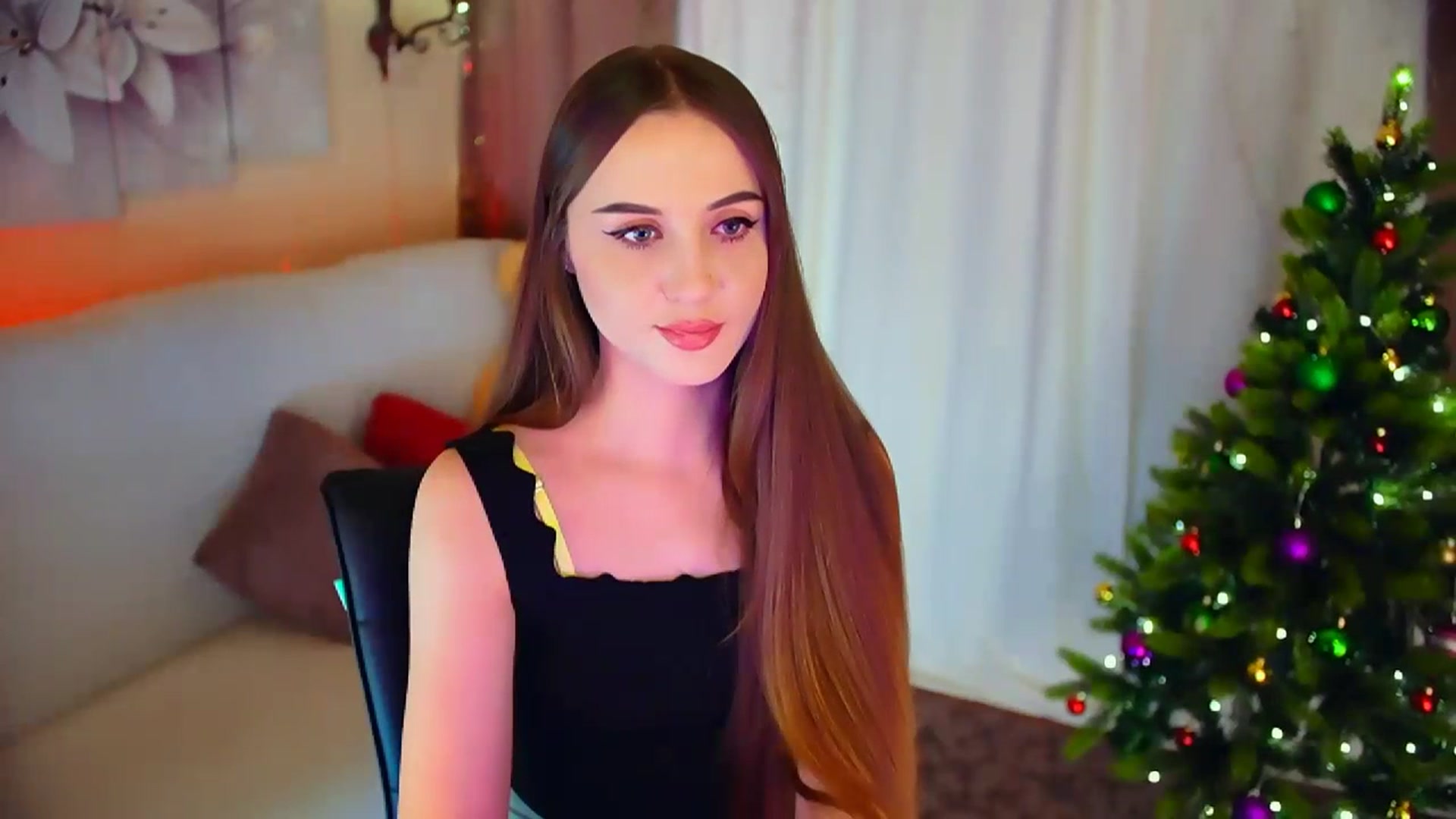 Gallery image thumbnail from Innocent_Soul's myfreecams stream on, 01/10/2024, 20:46 image 15 of 20