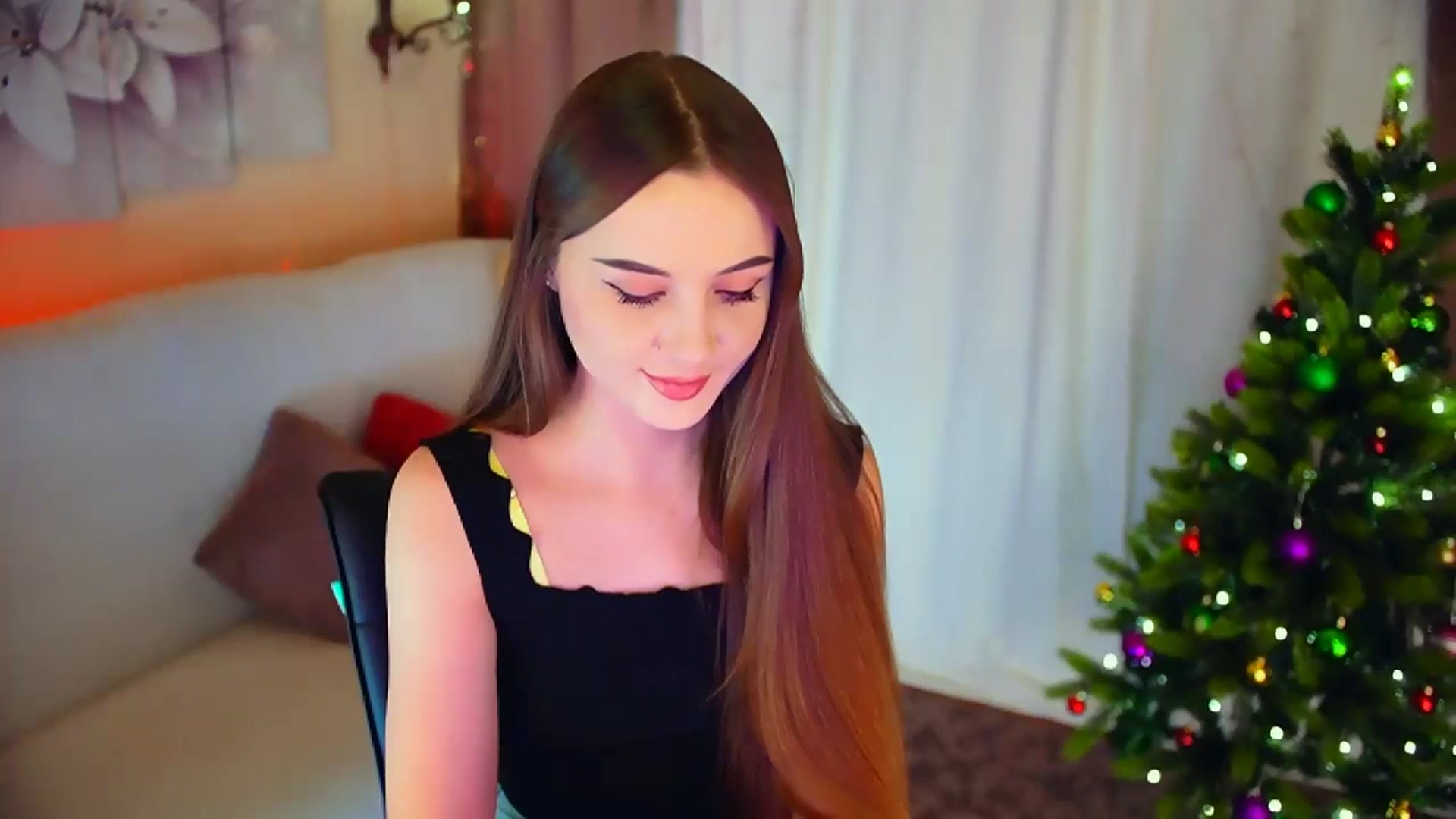 Gallery image thumbnail from Innocent_Soul's myfreecams stream on, 01/10/2024, 20:46 image 16 of 20