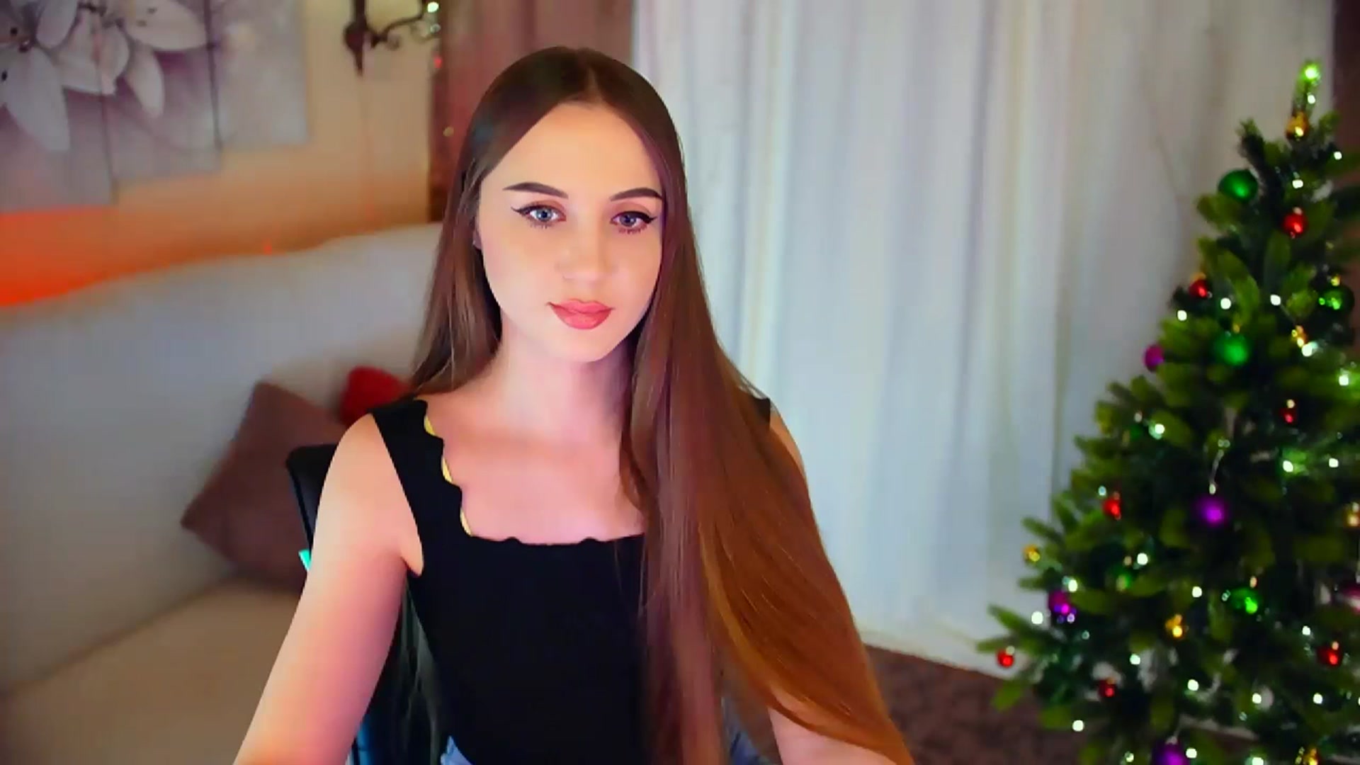 Gallery image thumbnail from Innocent_Soul's myfreecams stream on, 01/10/2024, 20:46 image 17 of 20