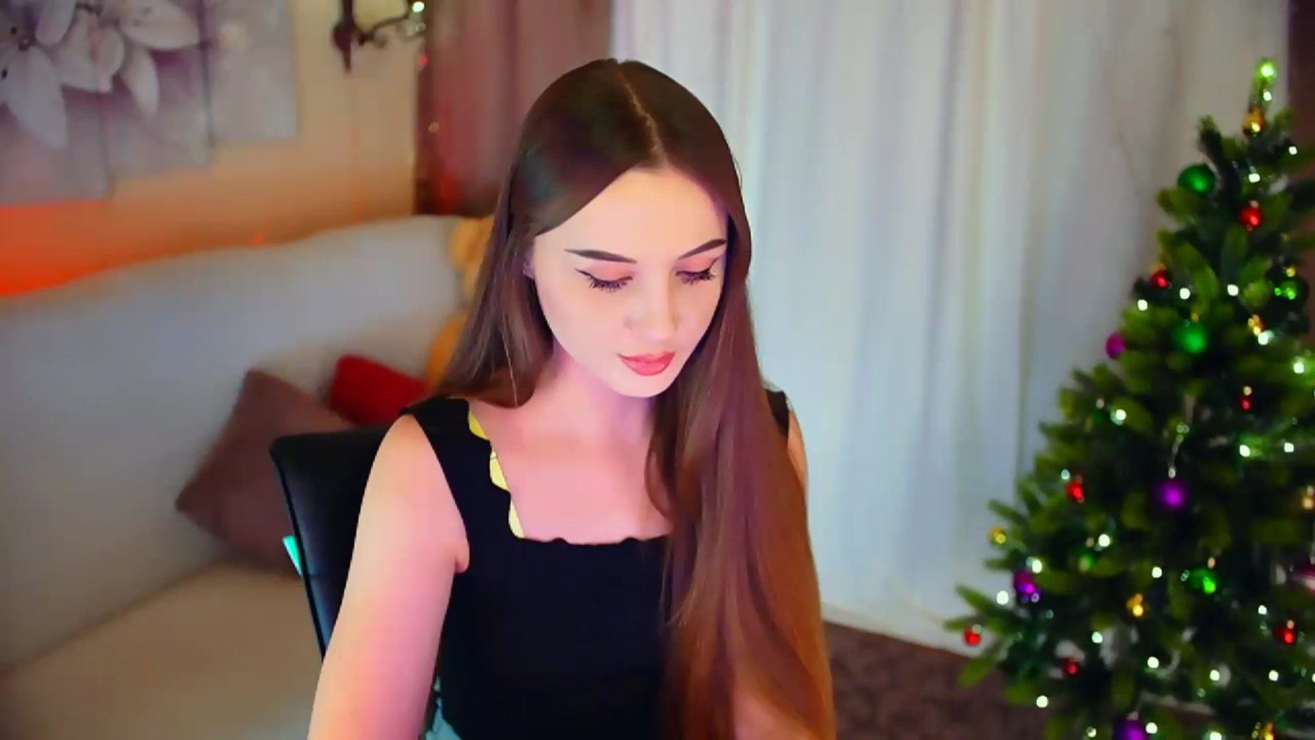 Gallery image thumbnail from Innocent_Soul's myfreecams stream on, 01/10/2024, 20:46 image 20 of 20