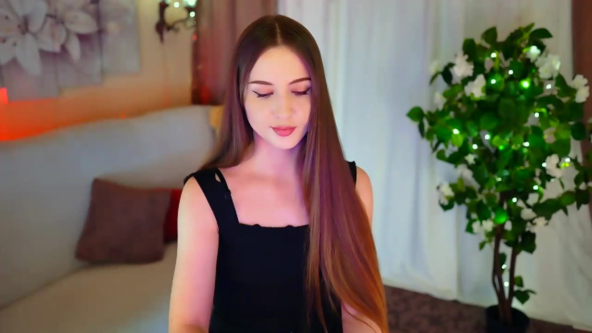 Gallery image thumbnail from Innocent_Soul's myfreecams stream on, 01/26/2024, 18:46 image 16 of 20