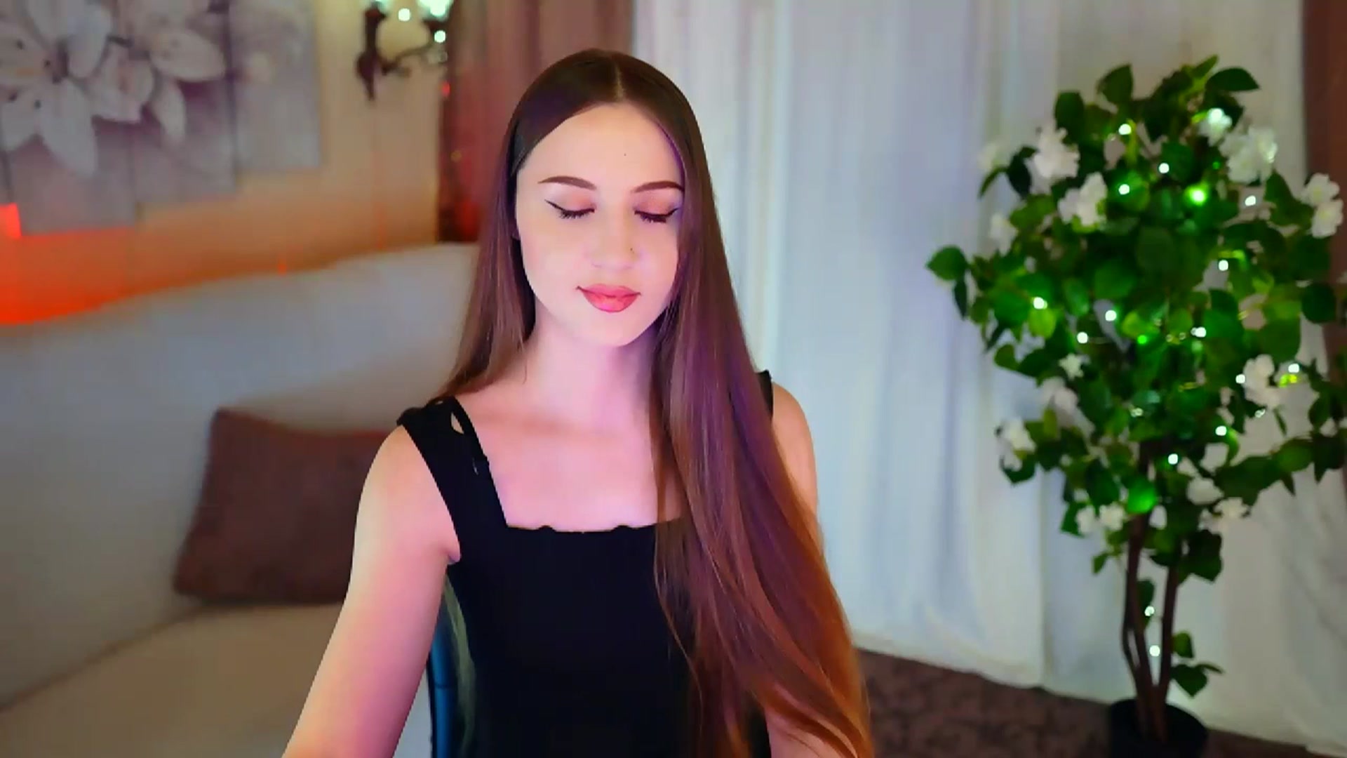 Gallery image thumbnail from Innocent_Soul's myfreecams stream on, 01/26/2024, 21:10 image 3 of 20