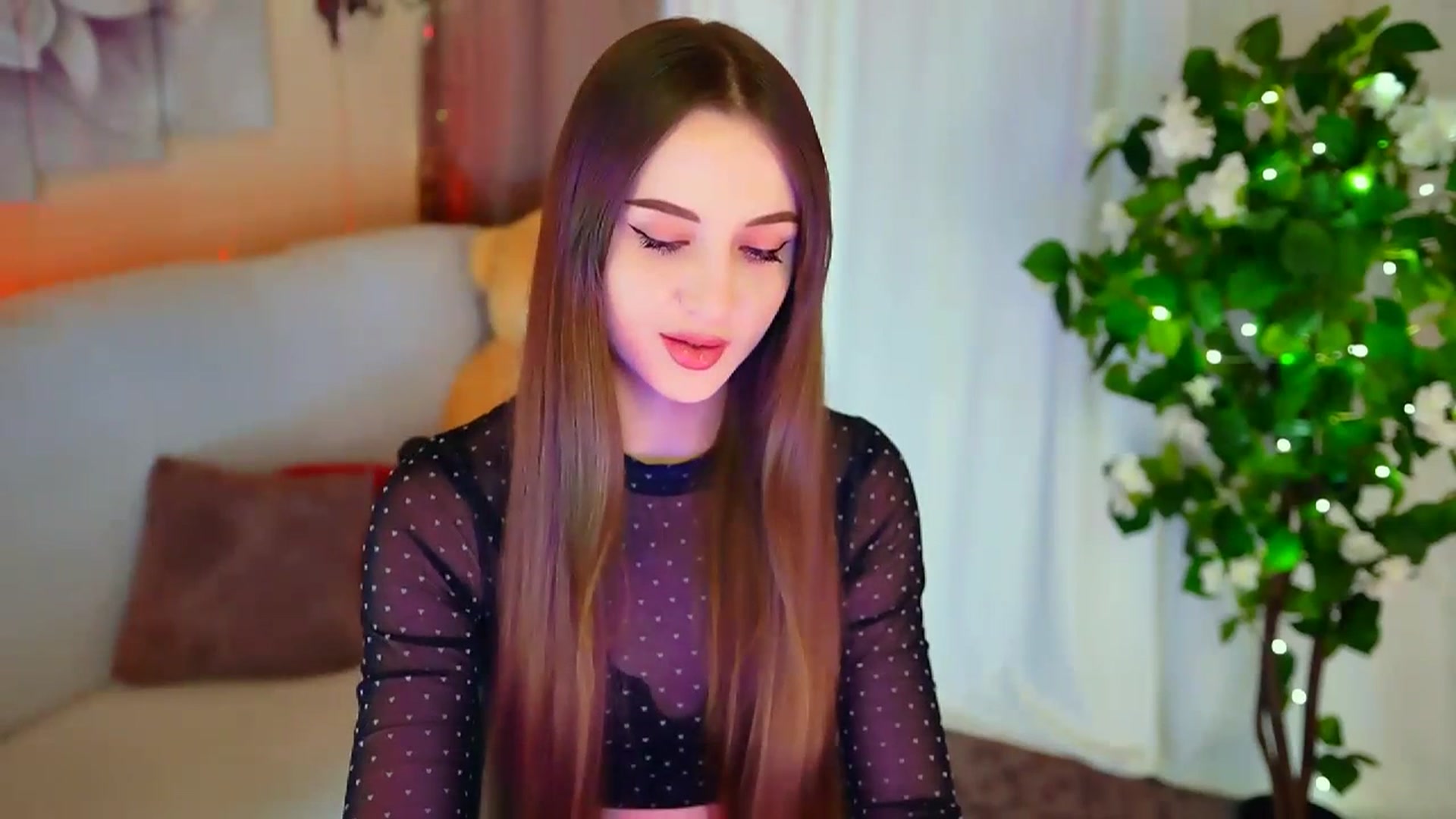 Gallery image thumbnail from Innocent_Soul's myfreecams stream on, 01/29/2024, 14:15 image 5 of 20