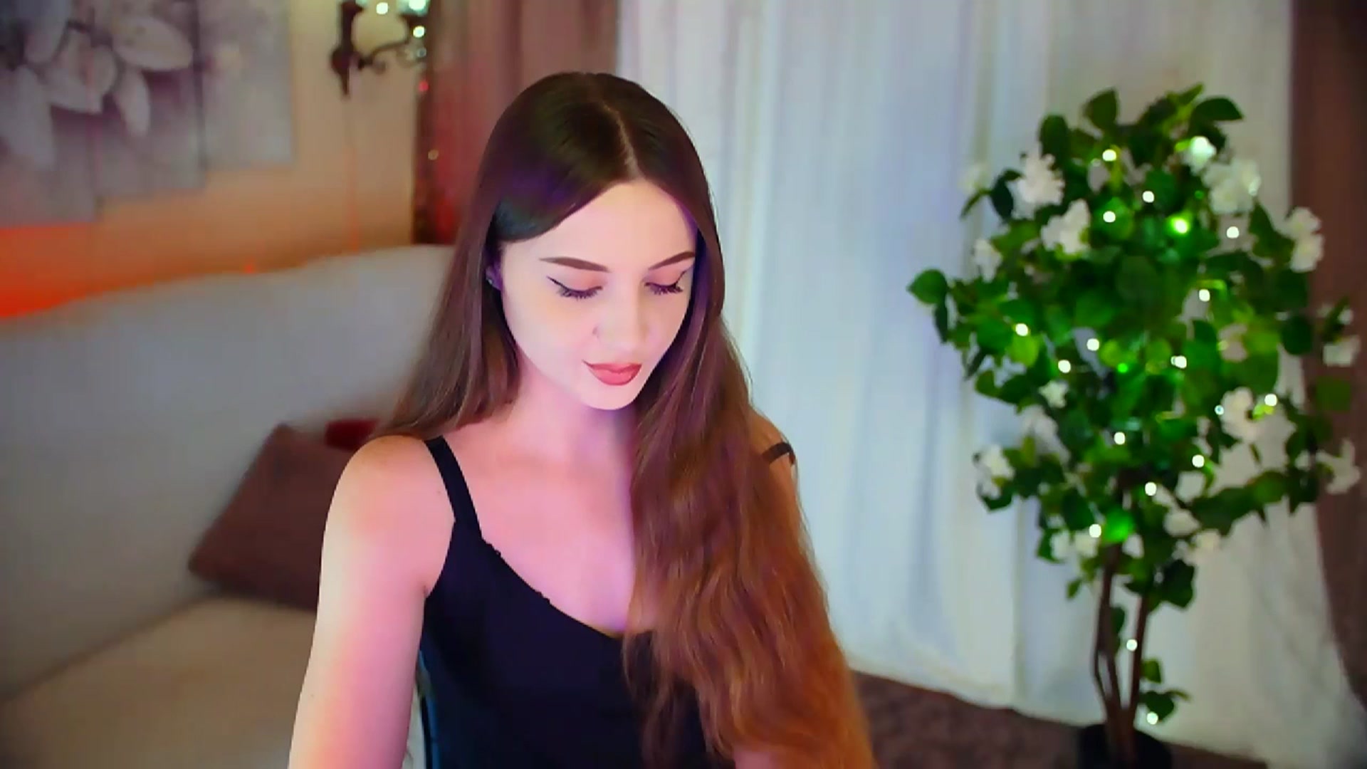 Gallery image thumbnail from Innocent_Soul's myfreecams stream on, 02/14/2024, 16:15 image 13 of 20