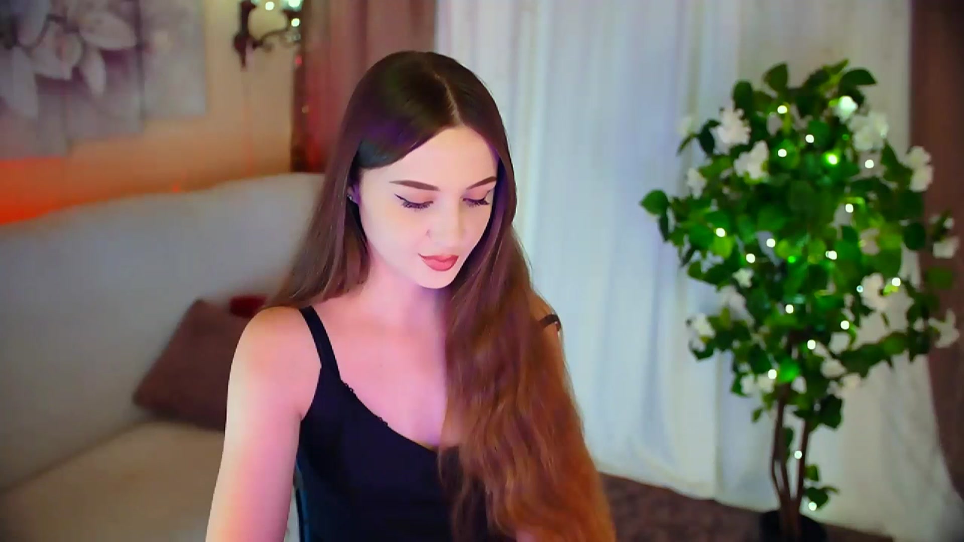Gallery image thumbnail from Innocent_Soul's myfreecams stream on, 02/14/2024, 16:15 image 12 of 20