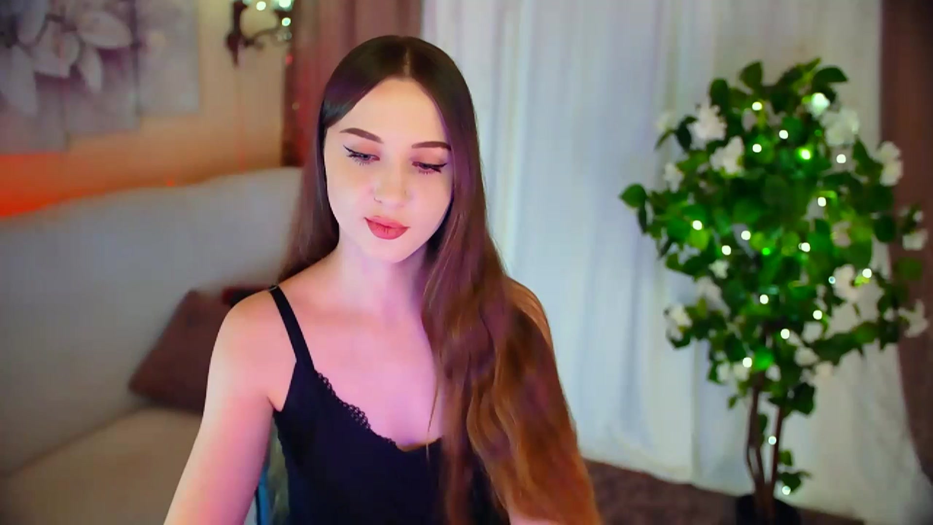 Gallery image thumbnail from Innocent_Soul's myfreecams stream on, 02/14/2024, 17:45 image 7 of 20