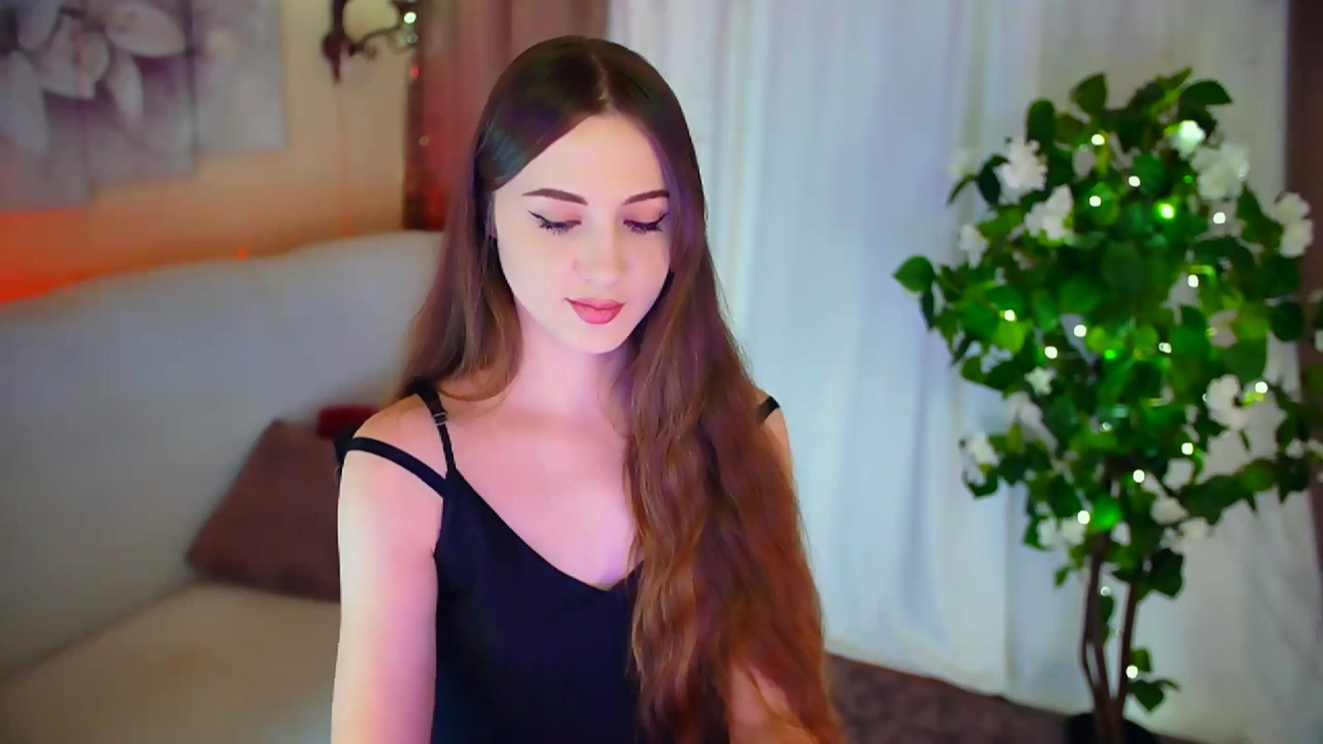 Gallery image thumbnail from Innocent_Soul's myfreecams stream on, 02/20/2024, 15:10 image 7 of 20