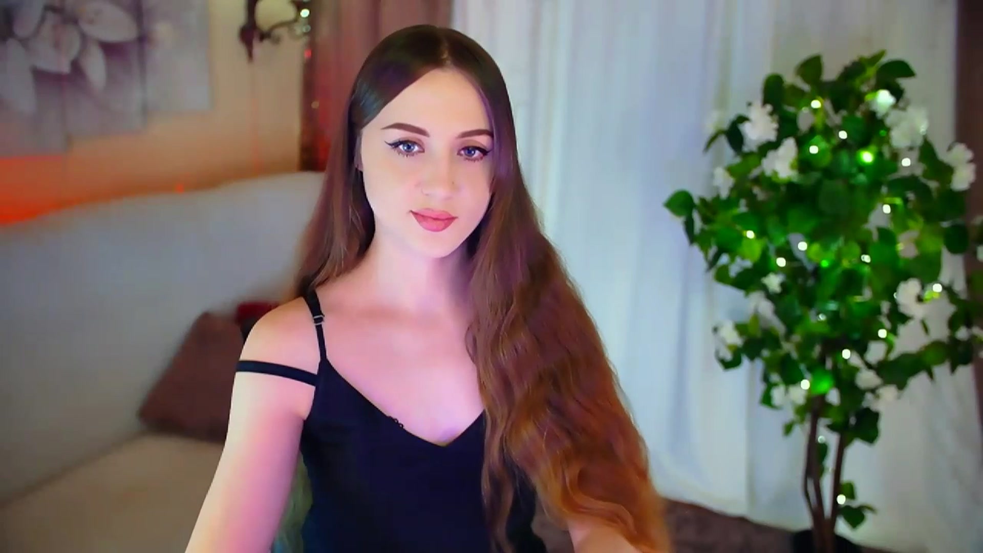 Gallery image thumbnail from Innocent_Soul's myfreecams stream on, 02/20/2024, 15:10 image 19 of 20