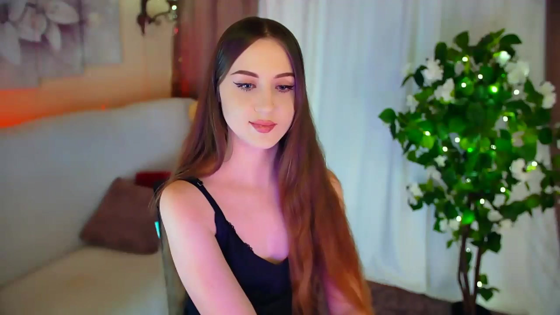 Gallery image thumbnail from Innocent_Soul's myfreecams stream on, 02/20/2024, 18:31 image 16 of 20