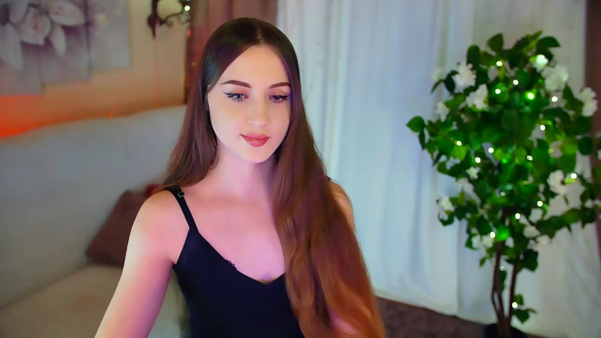 Gallery image thumbnail from Innocent_Soul's myfreecams stream on, 02/20/2024, 18:31 image 8 of 20