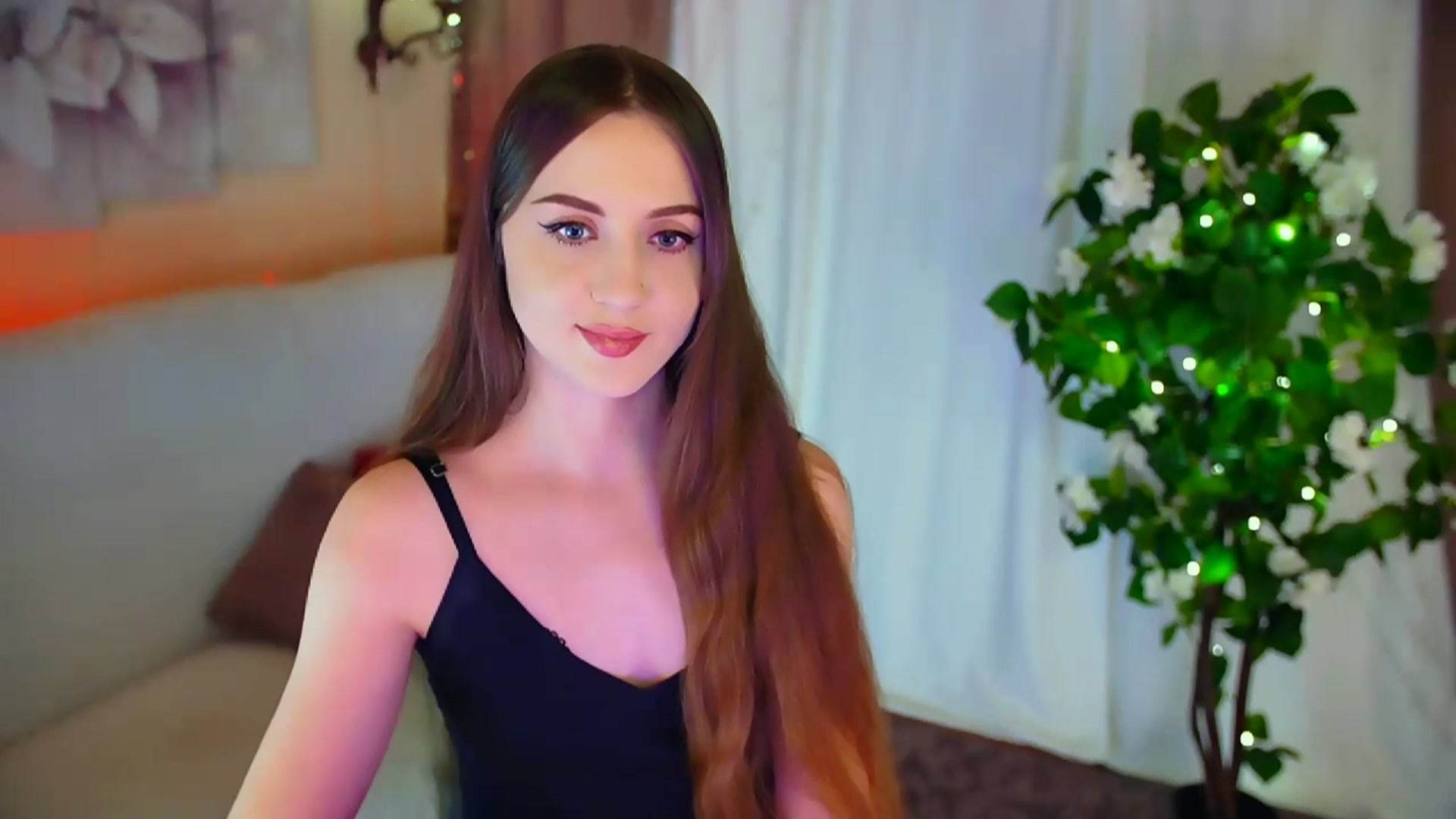 Gallery image thumbnail from Innocent_Soul's myfreecams stream on, 02/20/2024, 18:31 image 12 of 20