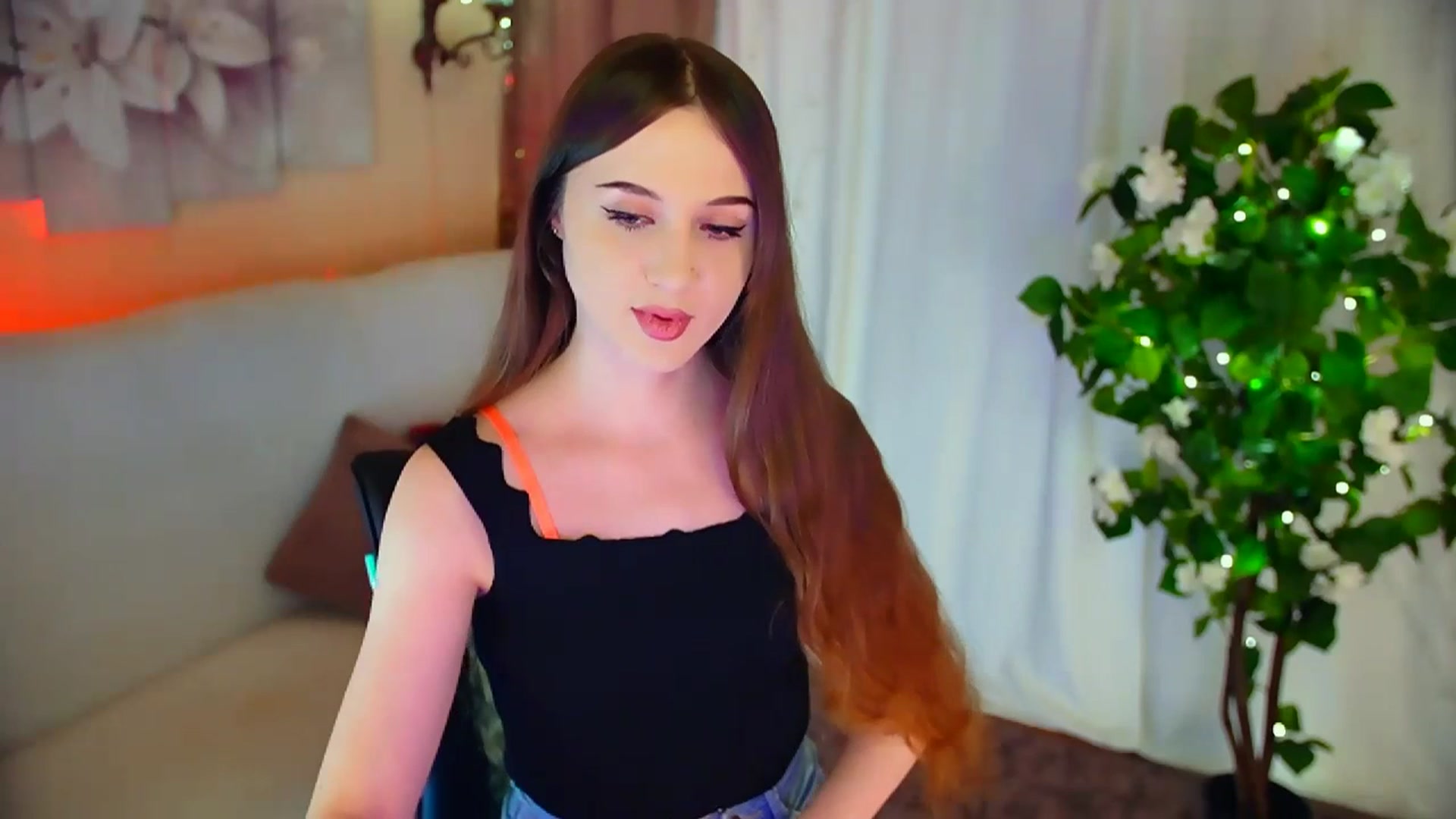 Gallery image thumbnail from Innocent_Soul's myfreecams stream on, 03/01/2024, 16:02 image 3 of 20