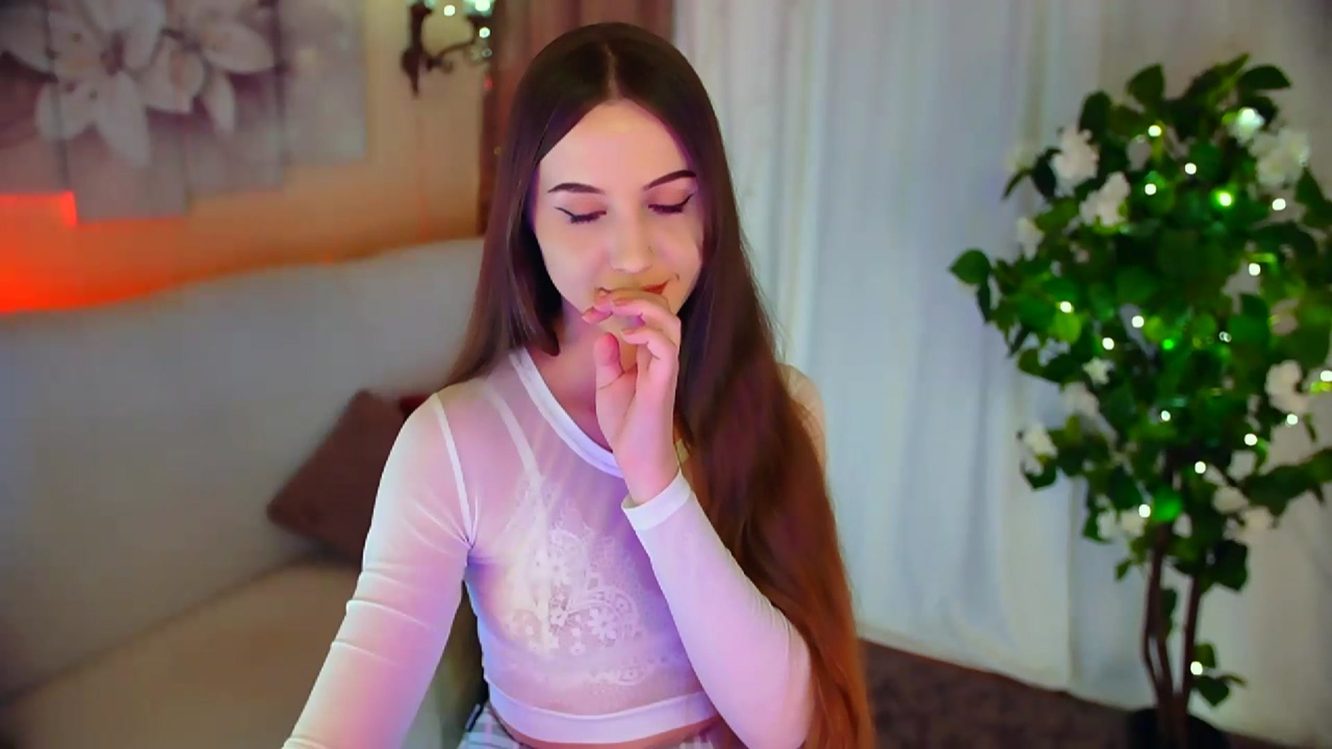 Gallery image thumbnail from Innocent_Soul's myfreecams stream on, 03/07/2024, 19:34 image 17 of 20