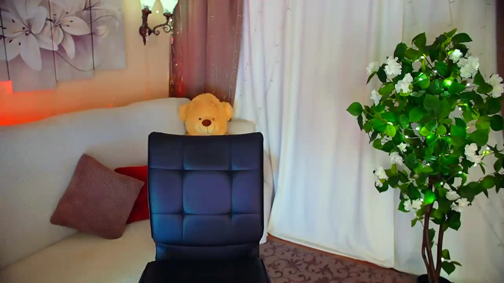 Gallery image thumbnail from Innocent_Soul's myfreecams stream on, 03/10/2024, 20:08 image 11 of 20
