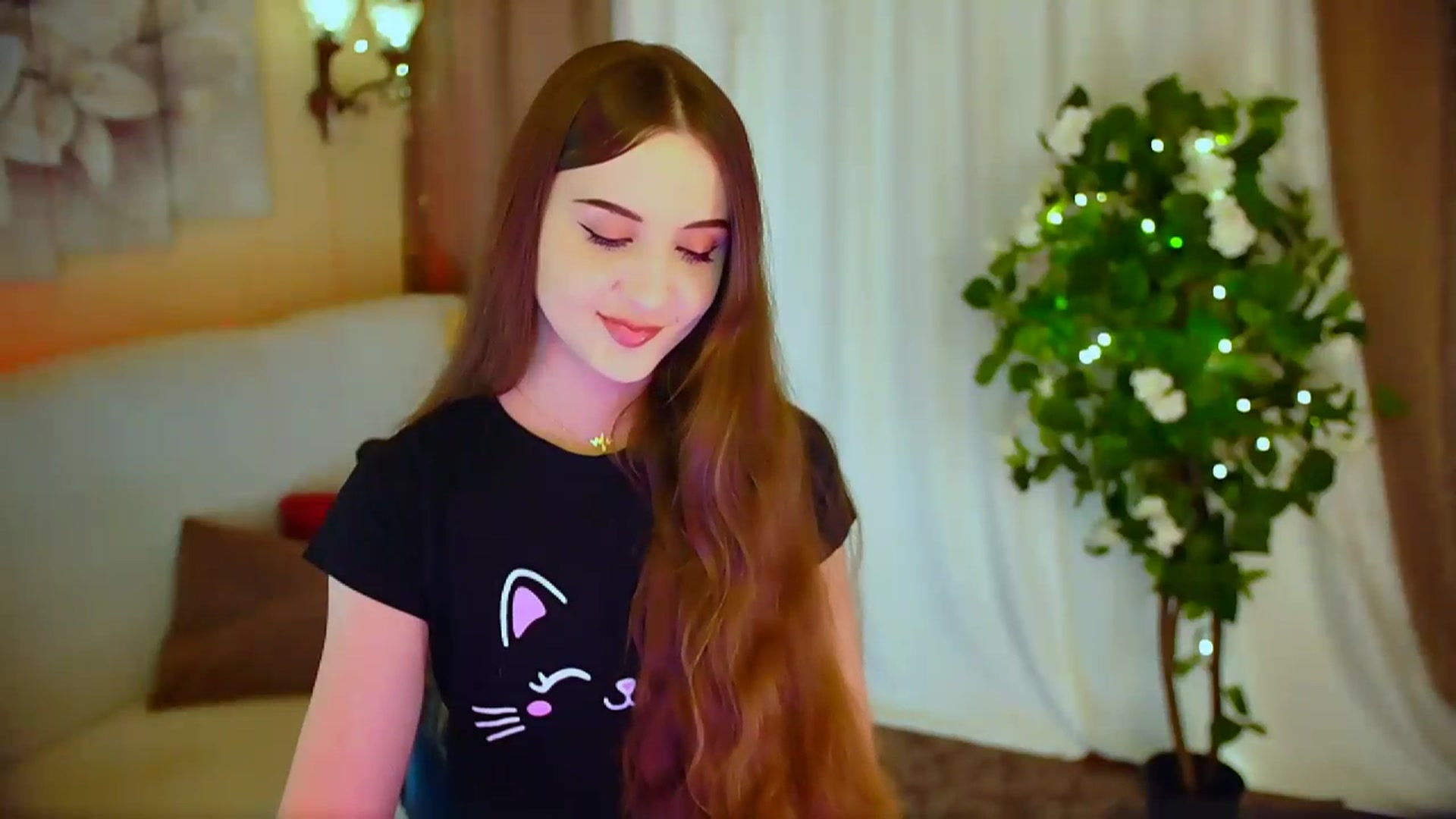 Gallery image thumbnail from Innocent_Soul's myfreecams stream on, 04/16/2024, 15:16 image 3 of 20