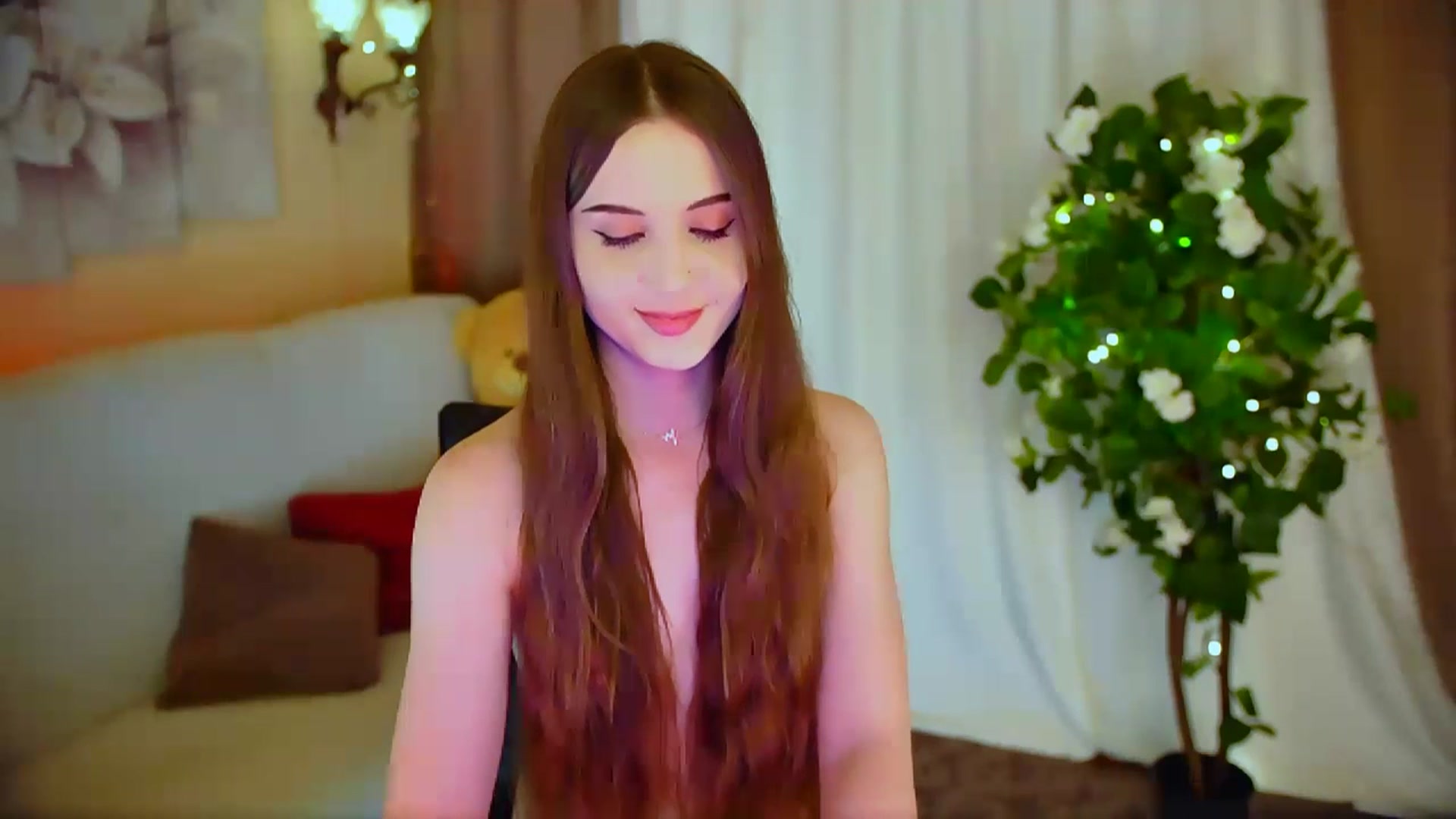 Gallery image thumbnail from Innocent_Soul's myfreecams stream on, 04/16/2024, 16:37 image 14 of 20