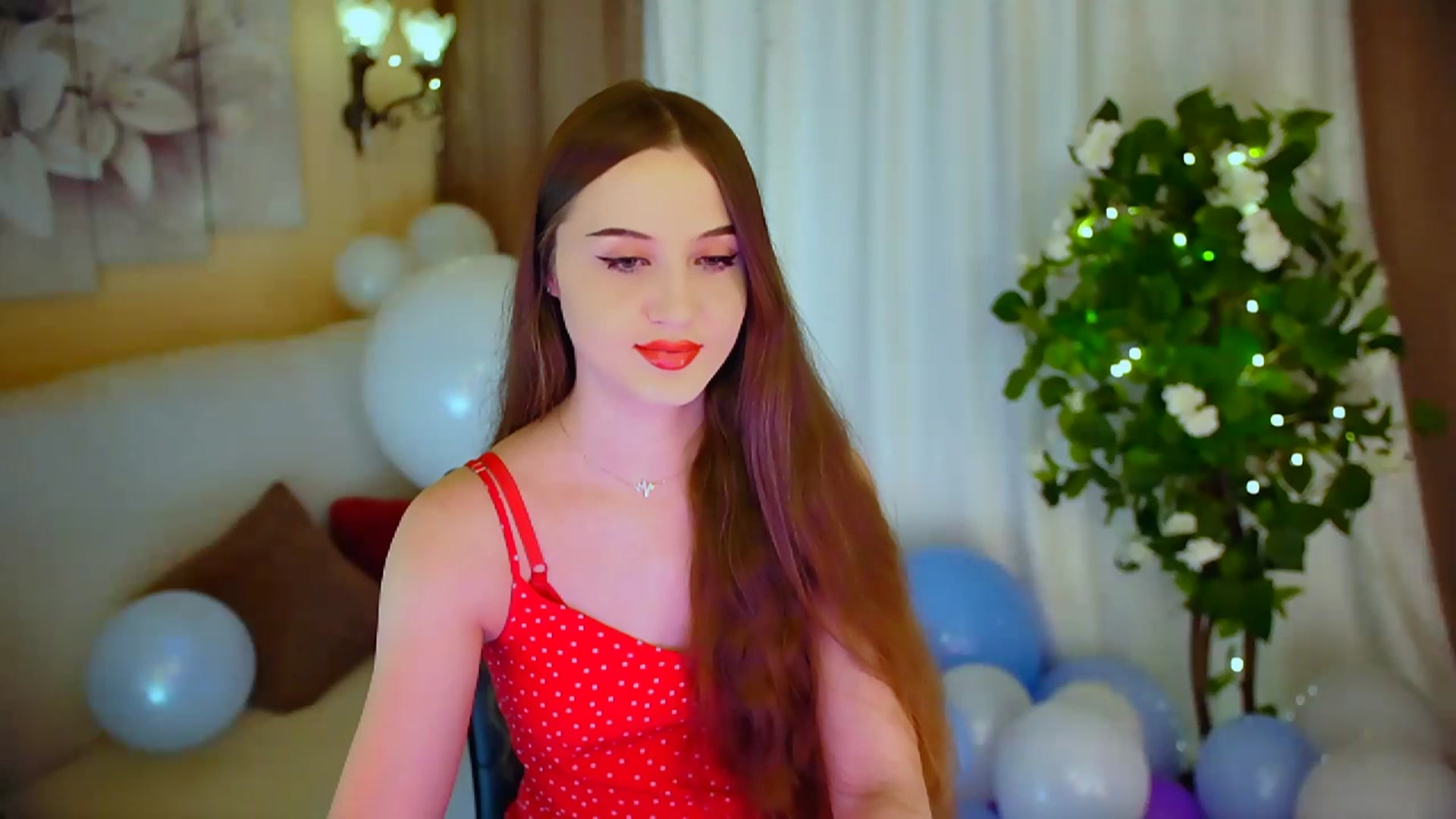 Gallery image thumbnail from Innocent_Soul's myfreecams stream on, 04/25/2024, 14:18 image 8 of 20