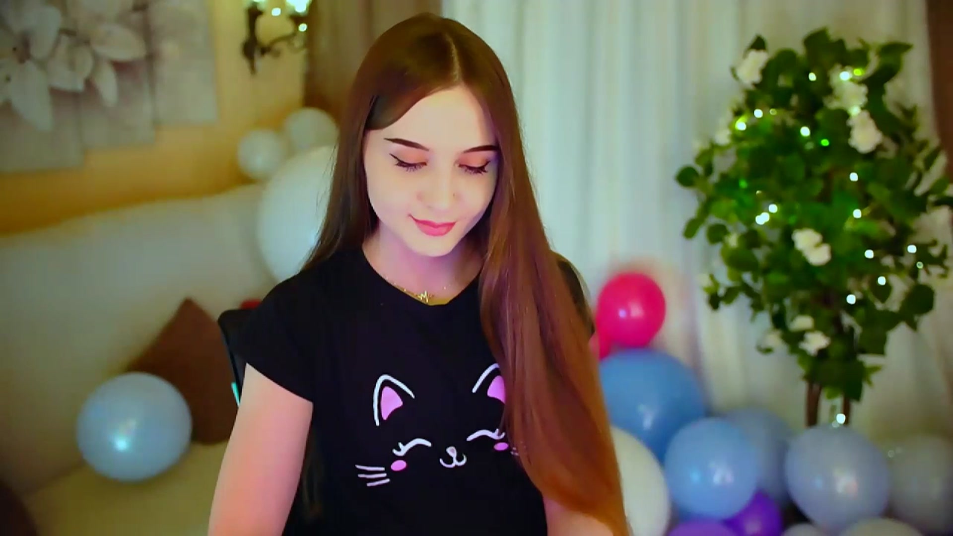 Gallery image thumbnail from Innocent_Soul's myfreecams stream on, 04/28/2024, 18:35 image 14 of 20