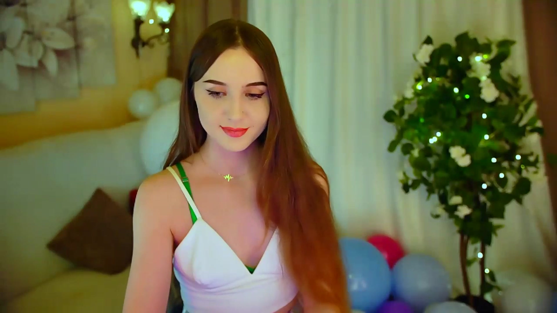 Gallery image thumbnail from Innocent_Soul's myfreecams stream on, 04/30/2024, 20:20 image 17 of 20