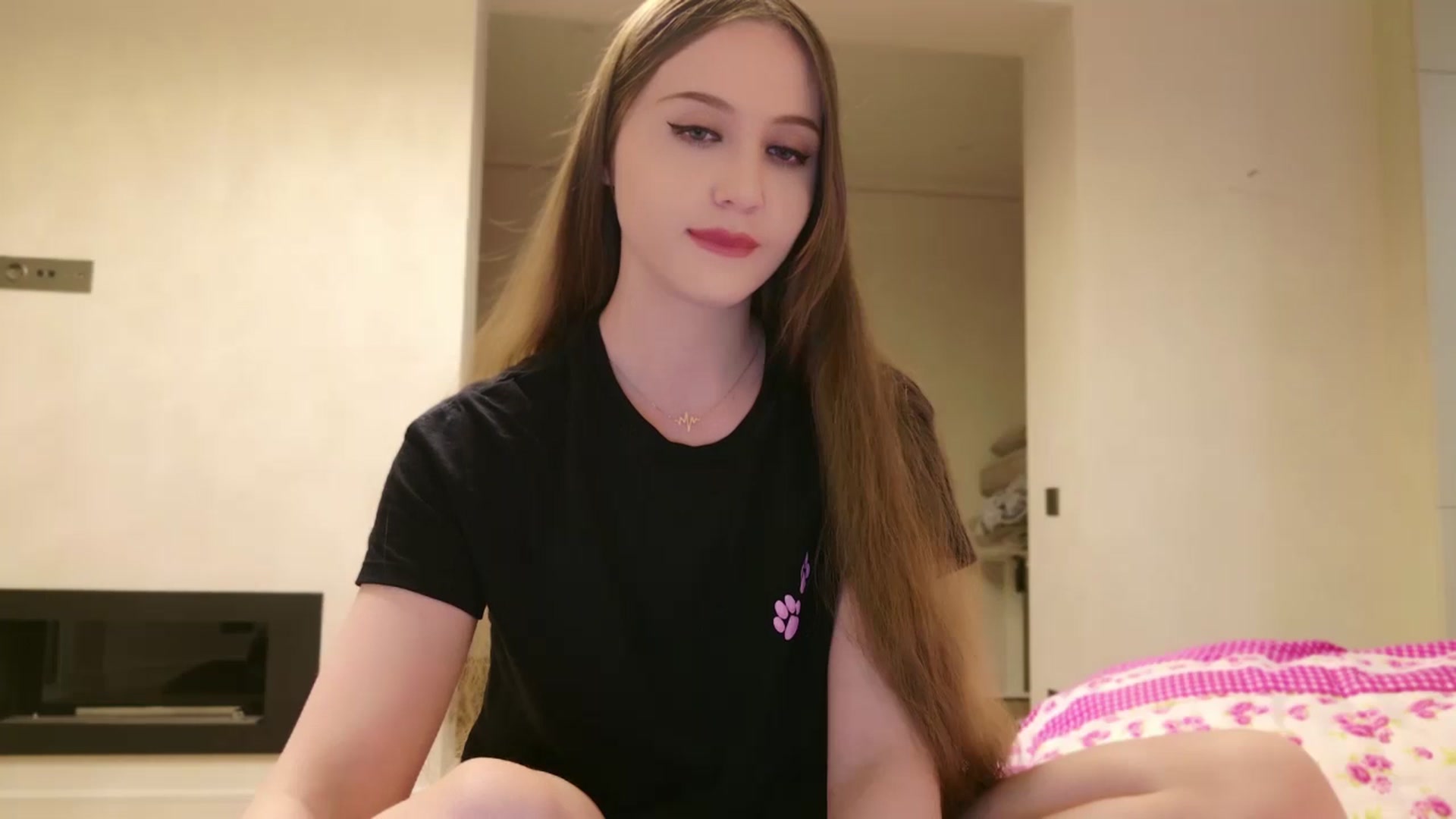 Gallery image thumbnail from Innocent_Soul's myfreecams stream on, 05/15/2024, 19:52 image 18 of 20