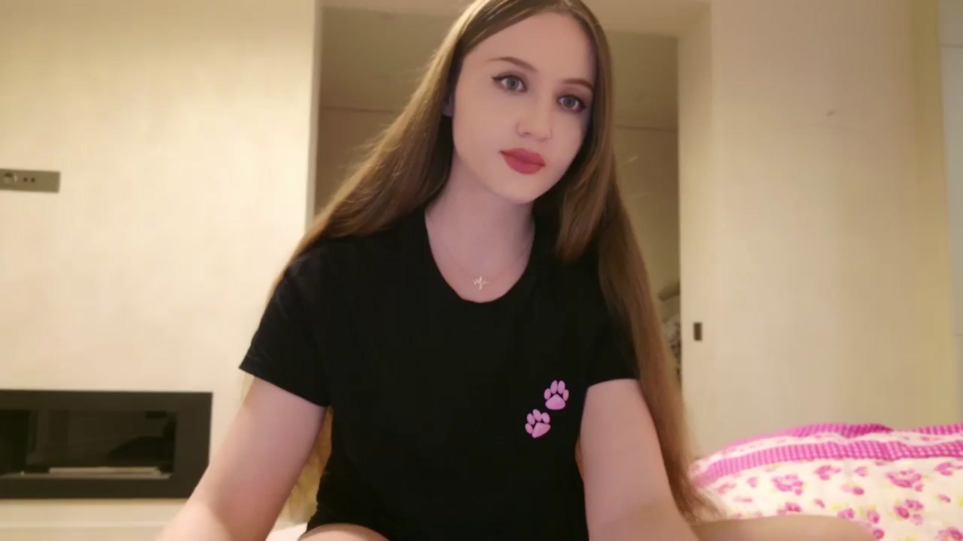 Gallery image thumbnail from Innocent_Soul's myfreecams stream on, 05/15/2024, 20:12 image 4 of 20